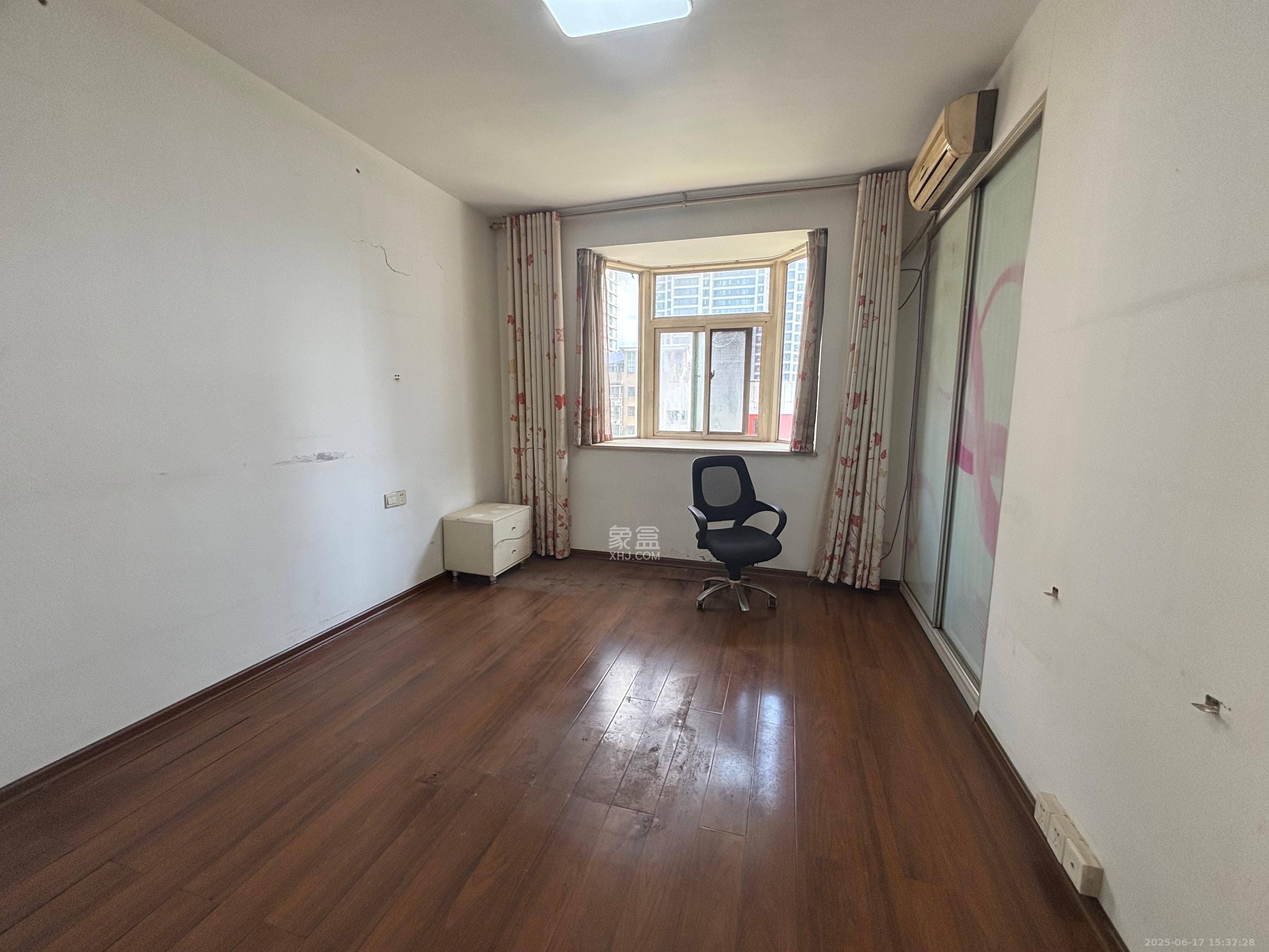 木莲花苑  3室2厅2卫    2500.0元/月 木莲花苑  3室2厅2卫    2500.0元/月室内图