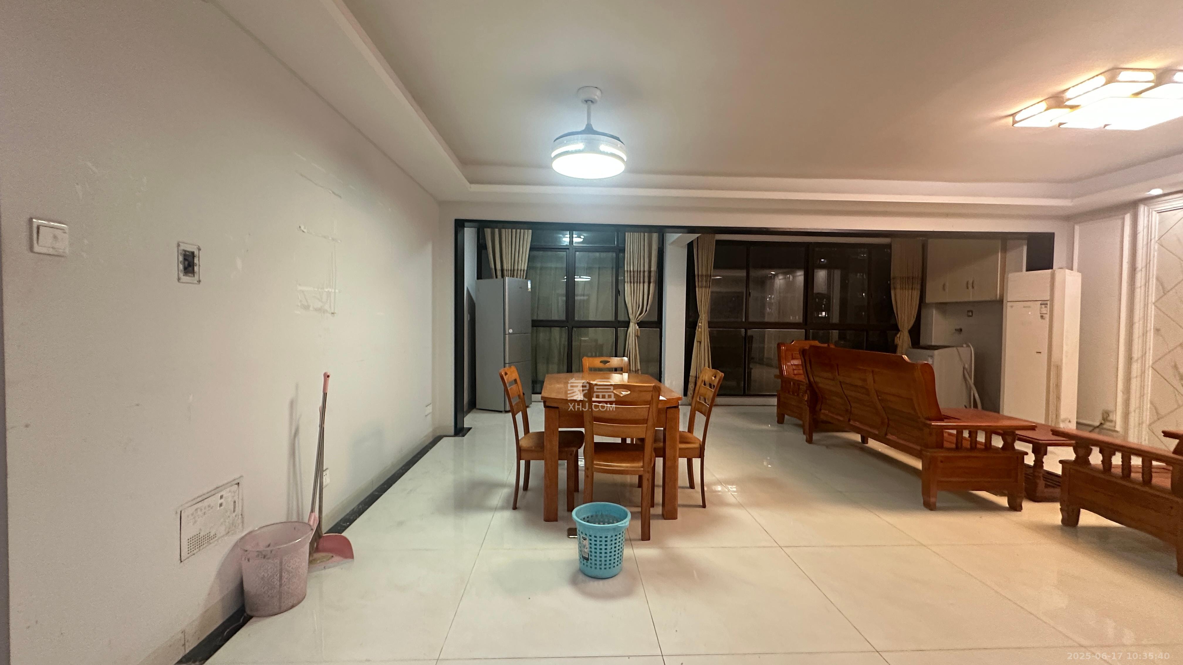 星月绿洲  4室2厅2卫    2400.0元/月 星月绿洲  4室2厅2卫    2400.0元/月室内图