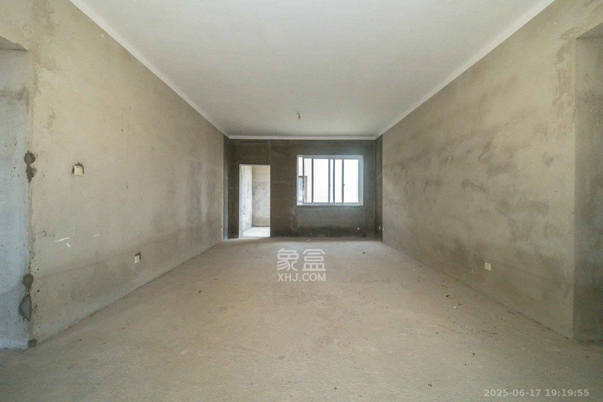 楚天世纪城东苑 1室2厅2卫 95.0万 楚天世纪城东苑 1室2厅2卫 95.0万客厅