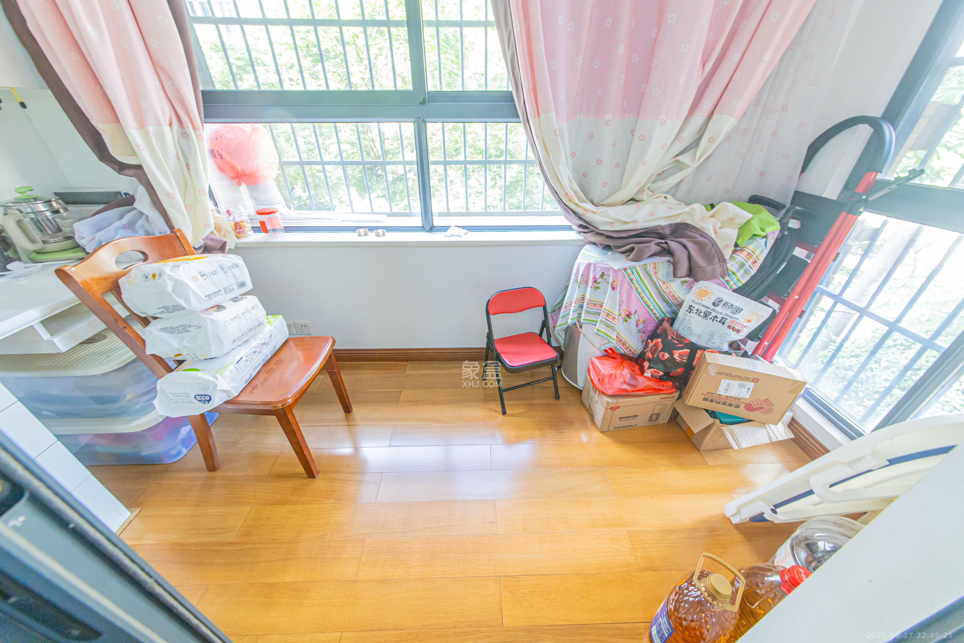 中建芙蓉嘉苑 4室2厅2卫 110.0万 中建芙蓉嘉苑 4室2厅2卫 110.0万阳台