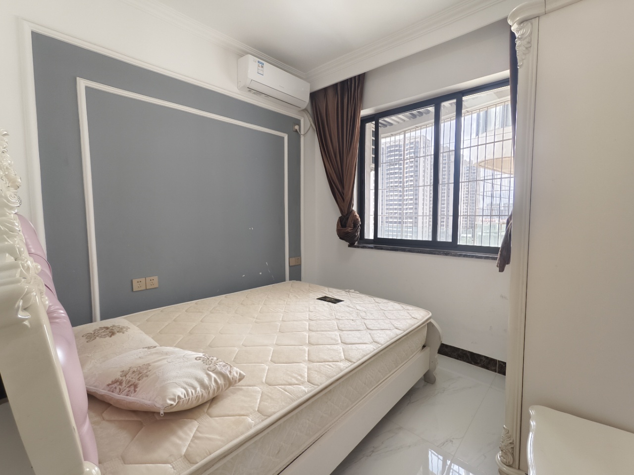 绿地海长流一期  3室2厅1卫    160.0万 绿地海长流一期  3室2厅1卫    160.0万室内图