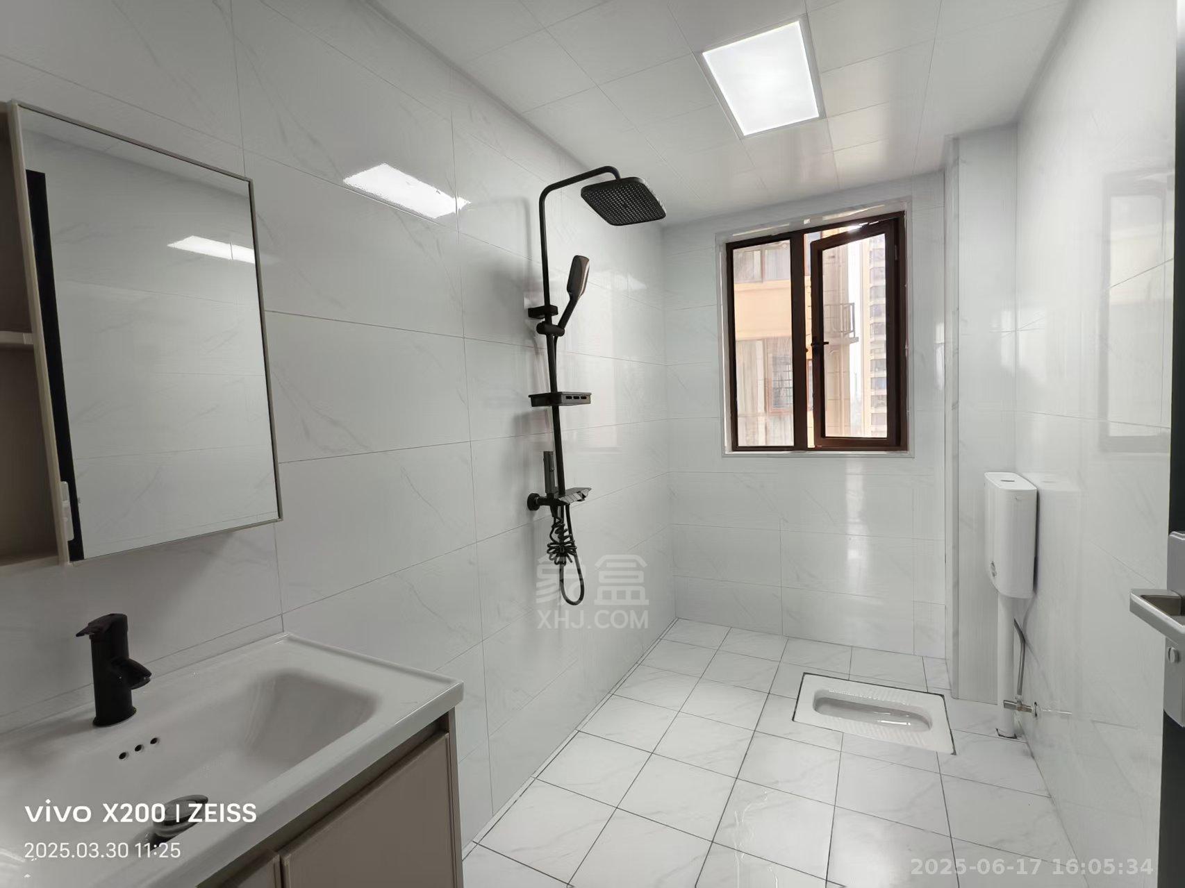 金轮津桥华府 4室2厅2卫 2000.0元/月 金轮津桥华府 4室2厅2卫 2000.0元/月户型图