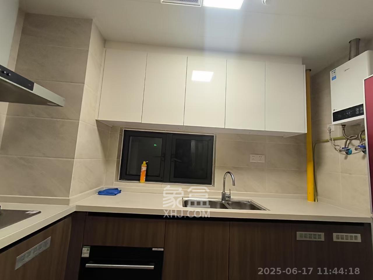 保利恒伟时光印象  4室2厅2卫   2800.00元/月室内图