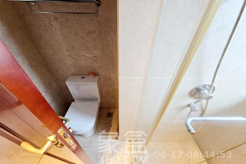 运达中央广场一、二期  3室2厅2卫   10000.00元/月室内图