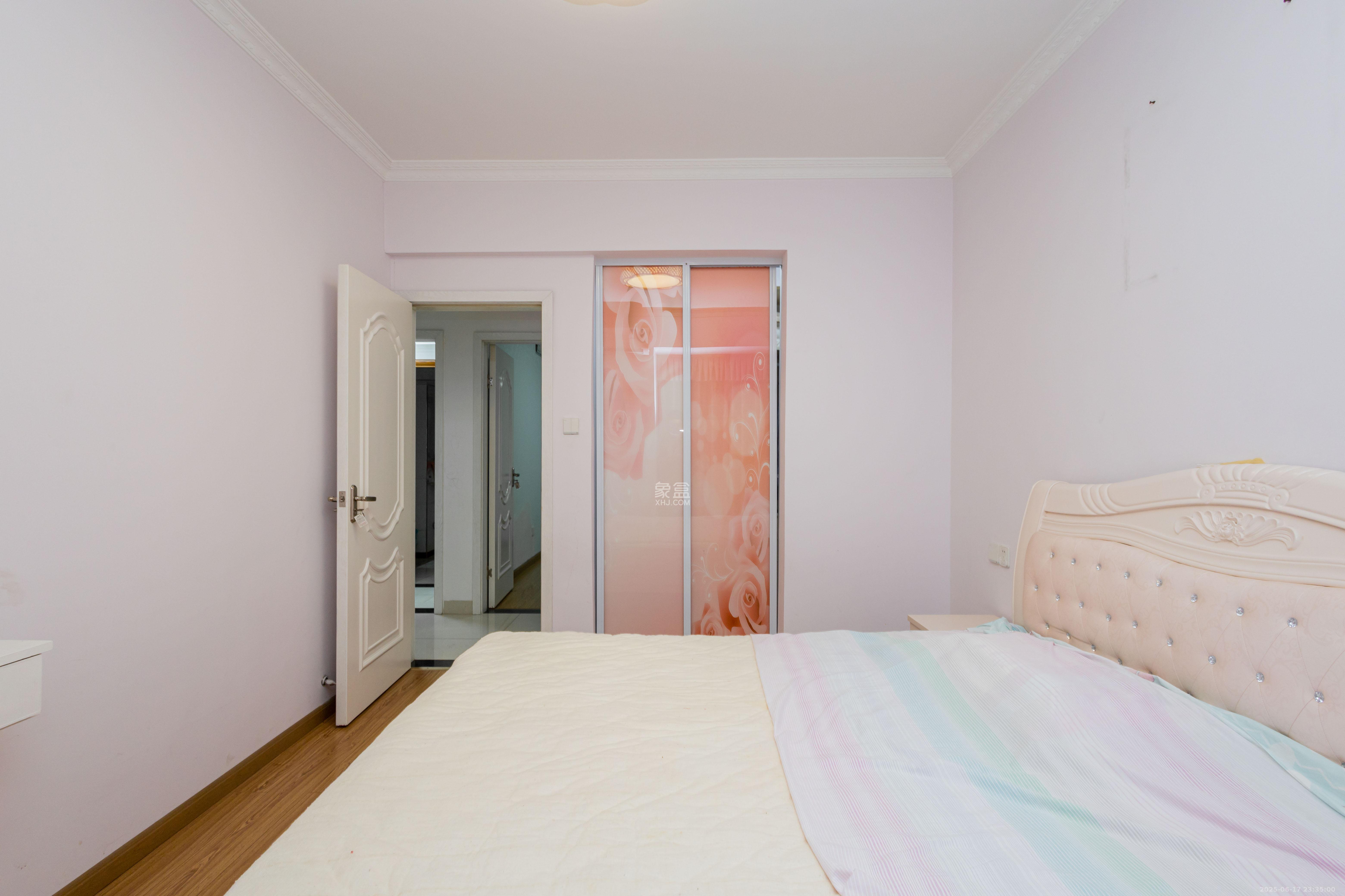 爵士湘 3室2厅2卫 76.3万 爵士湘 3室2厅2卫 76.3万卧室