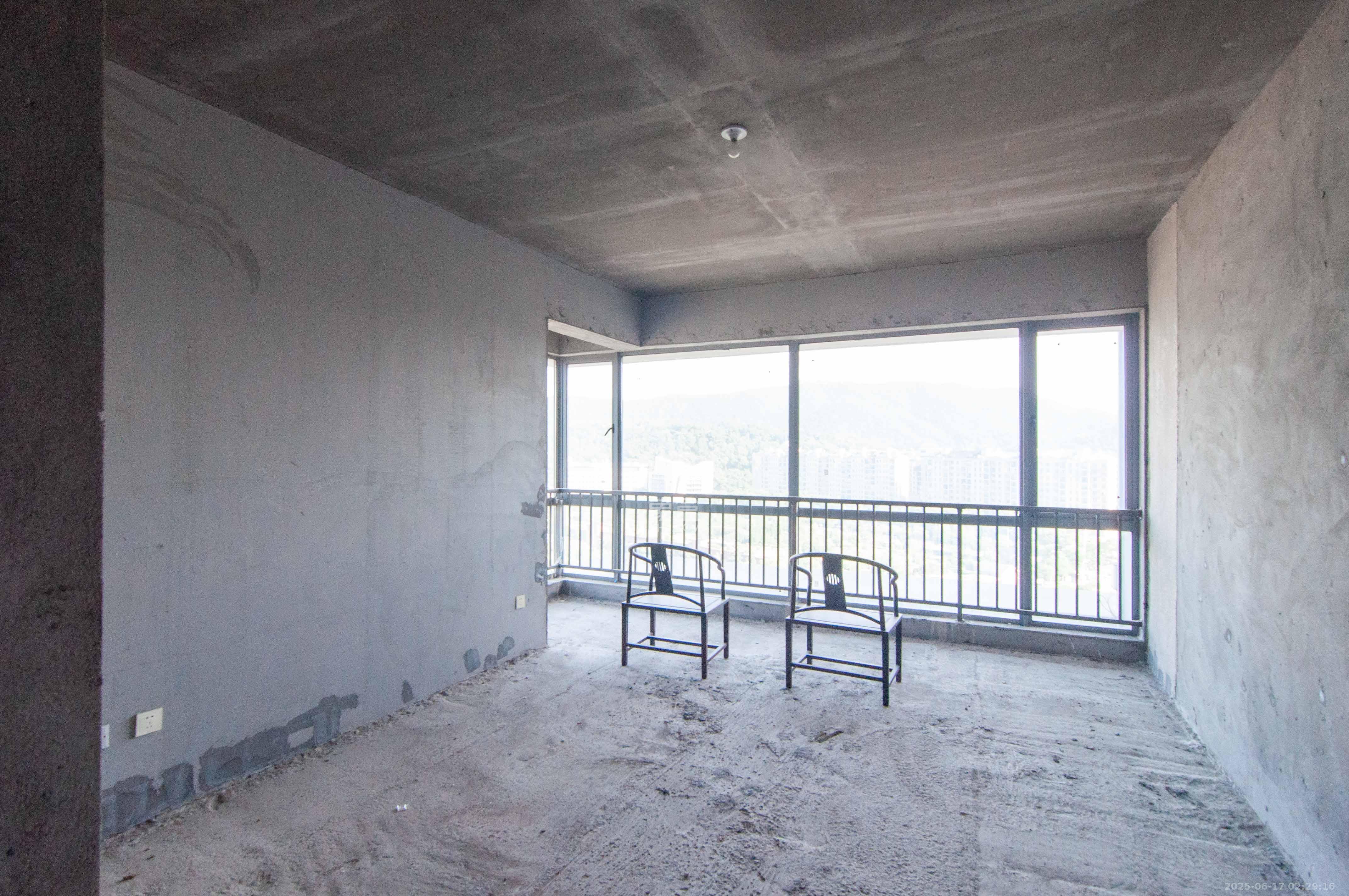 恩瑞御西湖 4室2厅3卫 310.0万 恩瑞御西湖 4室2厅3卫 310.0万其他