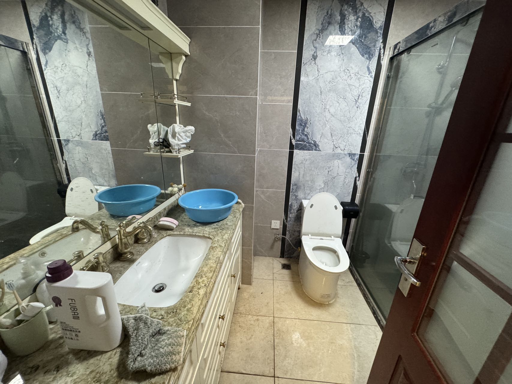 凤翔山庄 3室2厅2卫 102.0万 凤翔山庄 3室2厅2卫 102.0万室内图