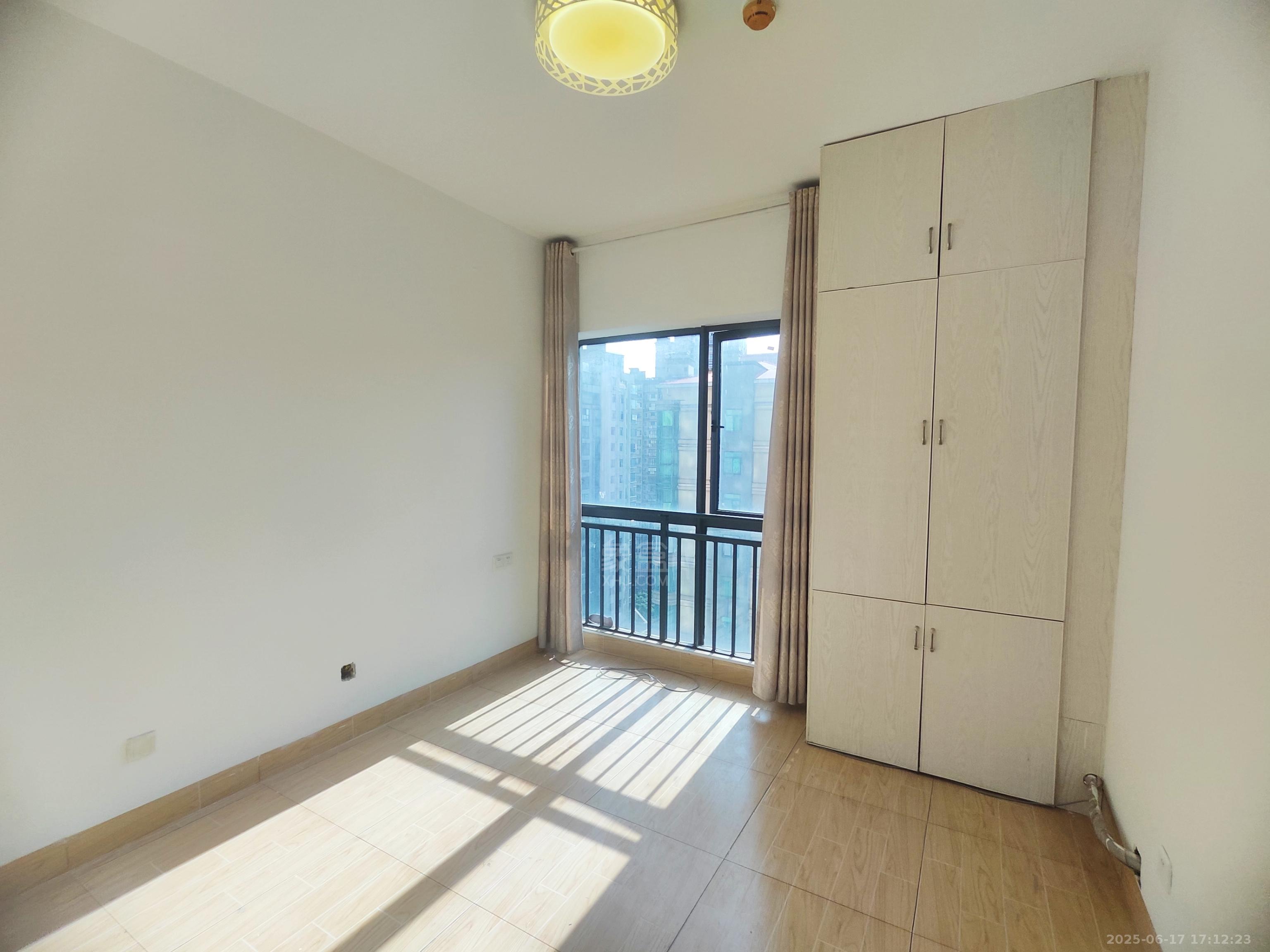 庐山春天   91.0㎡     2200.00元/月室内图
