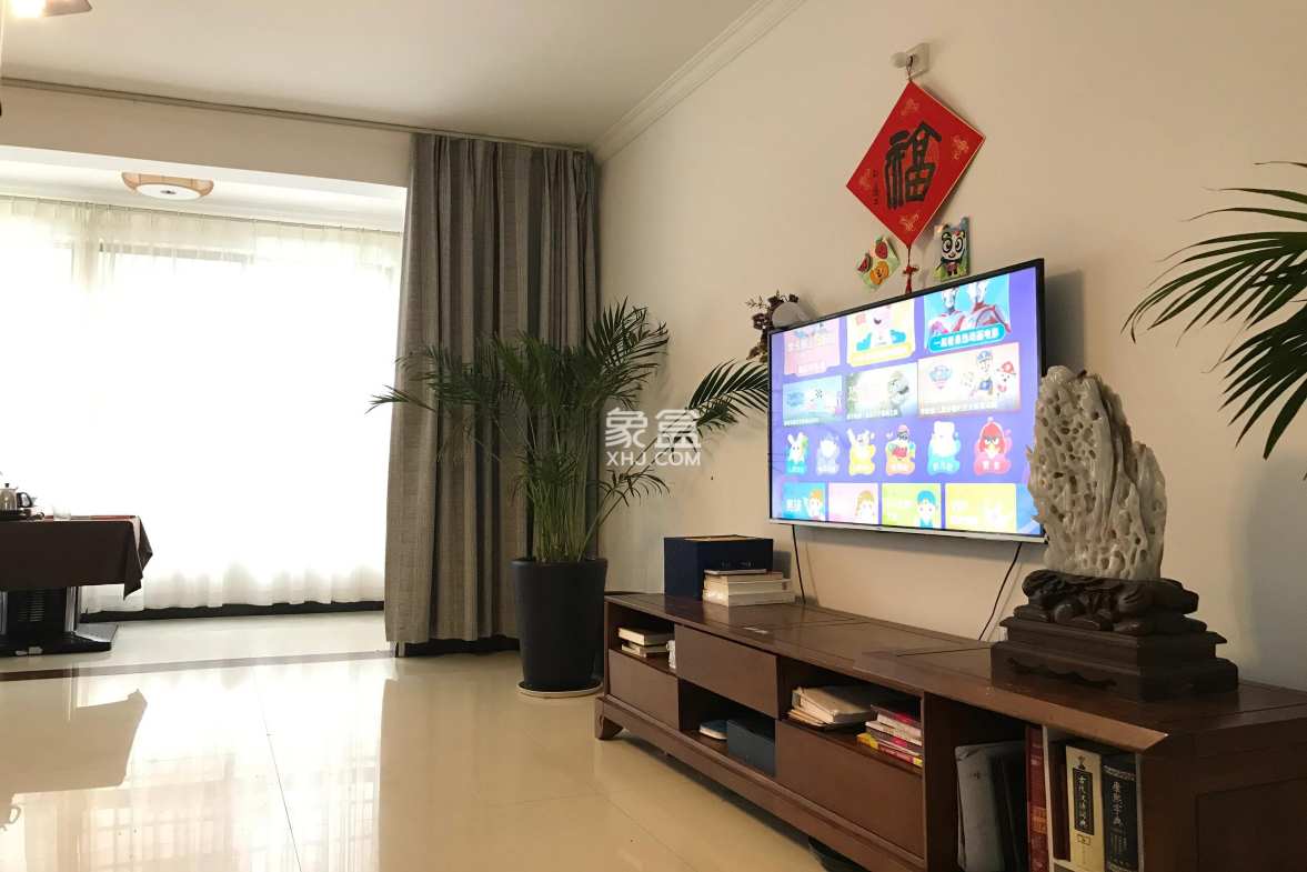 市安监住宅小区(应急管理局)  4室2厅2卫    155.0万 市安监住宅小区(应急管理局)  4室2厅2卫    155.0万客厅