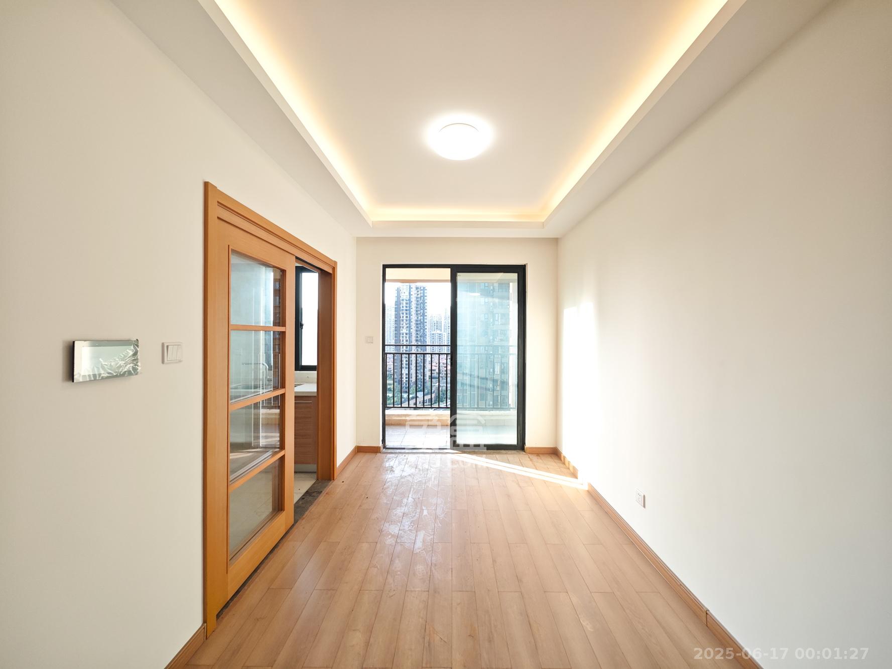 中建嘉和城凤凰台(中建瑞兴家园) 4室2厅0卫 92.8万 中建嘉和城凤凰台(中建瑞兴家园) 4室2厅0卫 92.8万其他