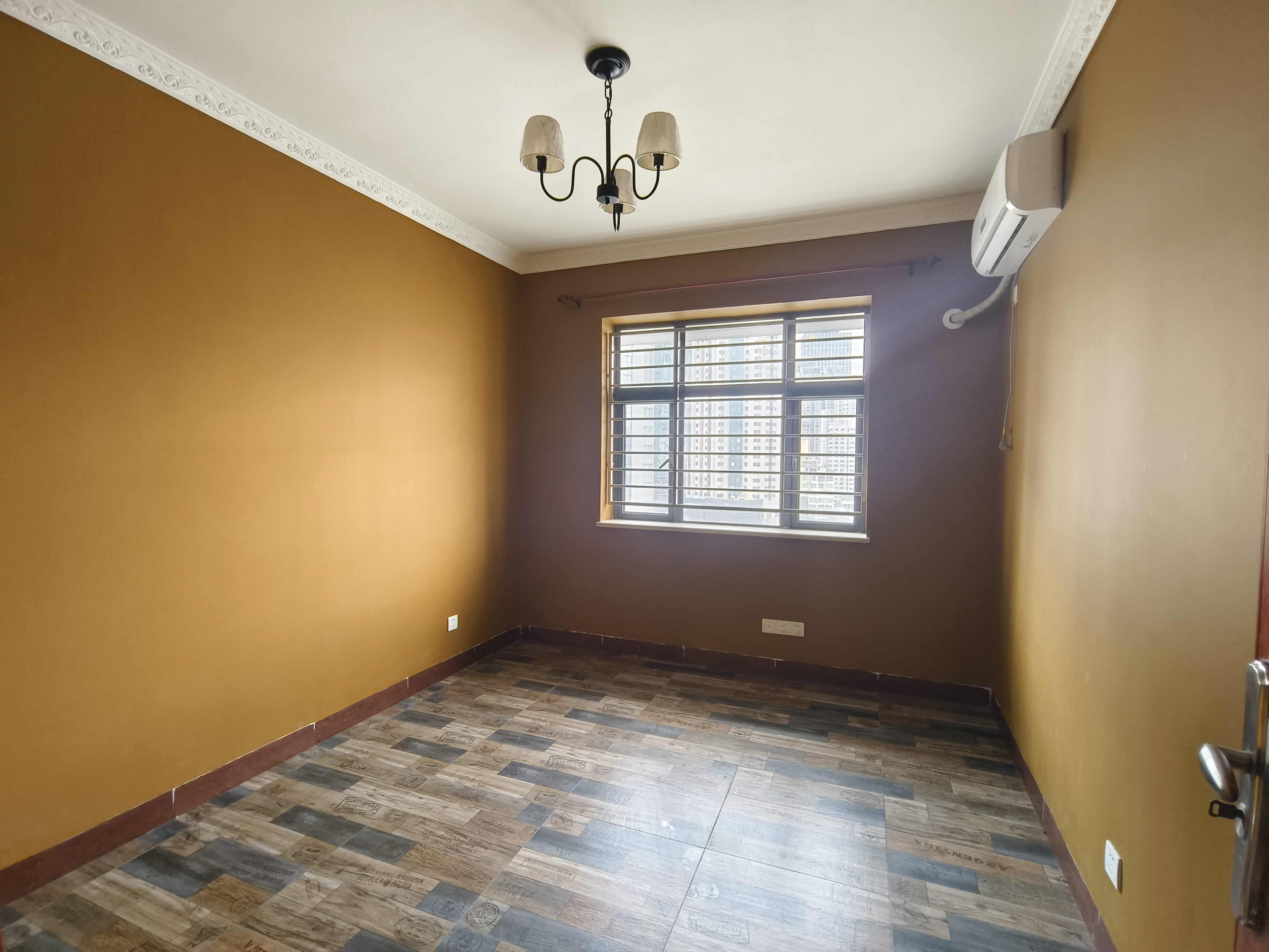 金龙城市广场一期 3室2厅2卫 235.0万 金龙城市广场一期 3室2厅2卫 235.0万室内图