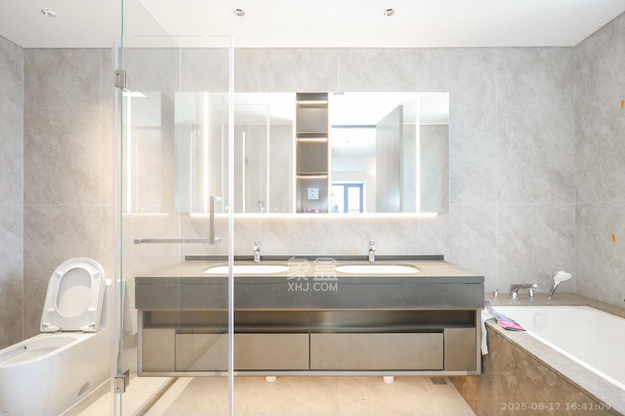 长沙悦府(华润万象城) 4室2厅3卫 560.0万 长沙悦府(华润万象城) 4室2厅3卫 560.0万卫生间