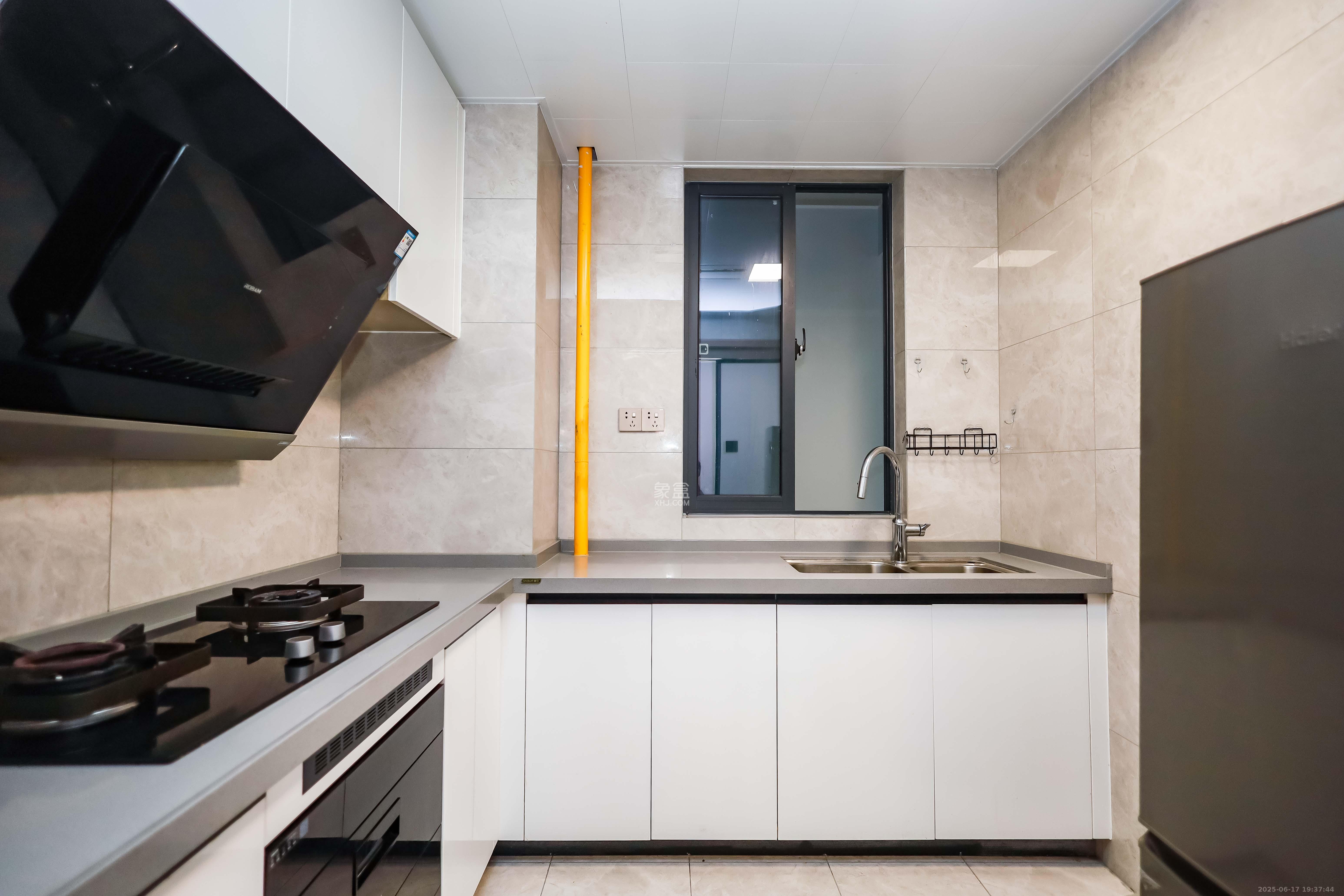 长房云尚公馆  3室2厅1卫    105.0万 长房云尚公馆  3室2厅1卫    105.0万厨房