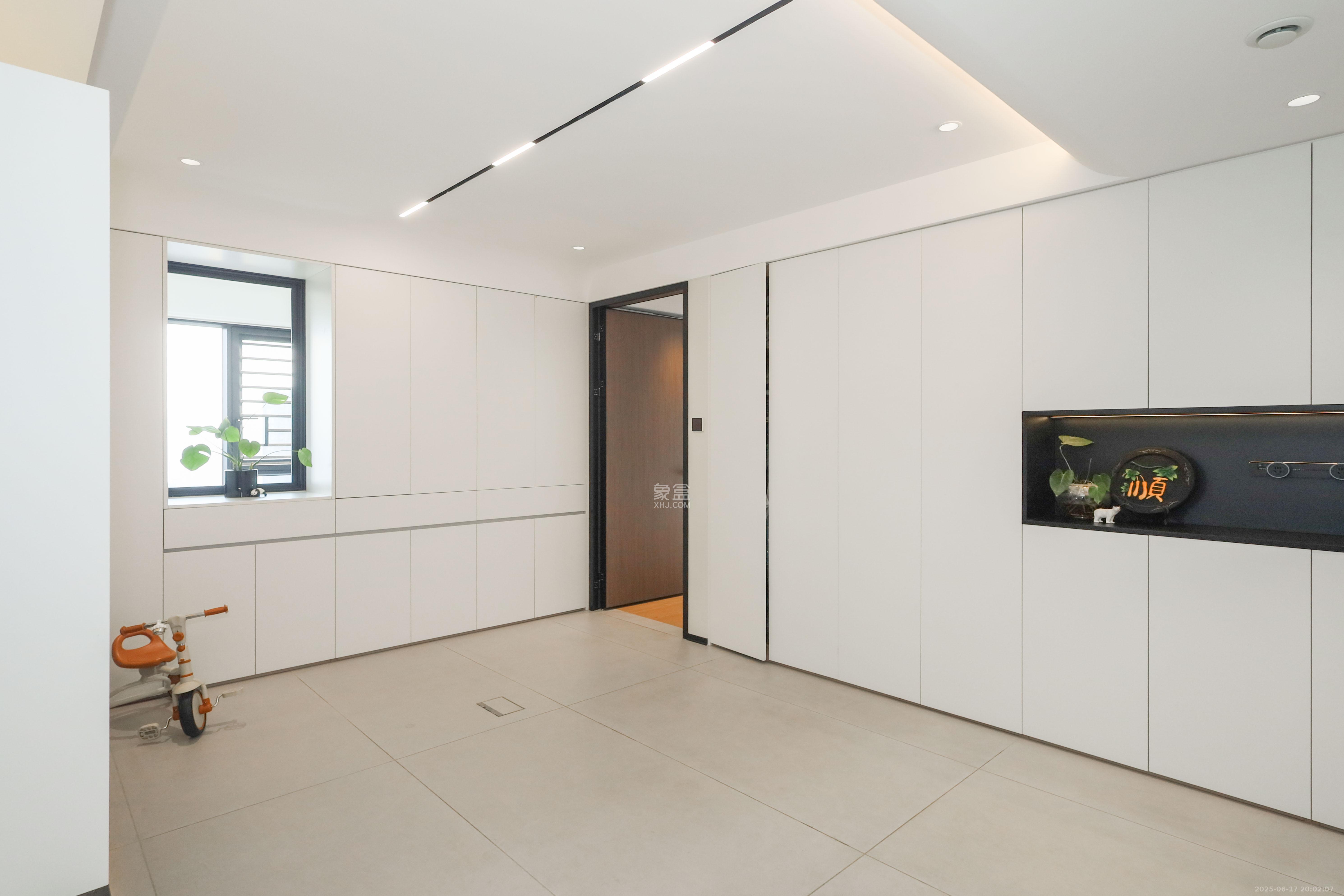 建发央著  4室2厅2卫   380.00万其他