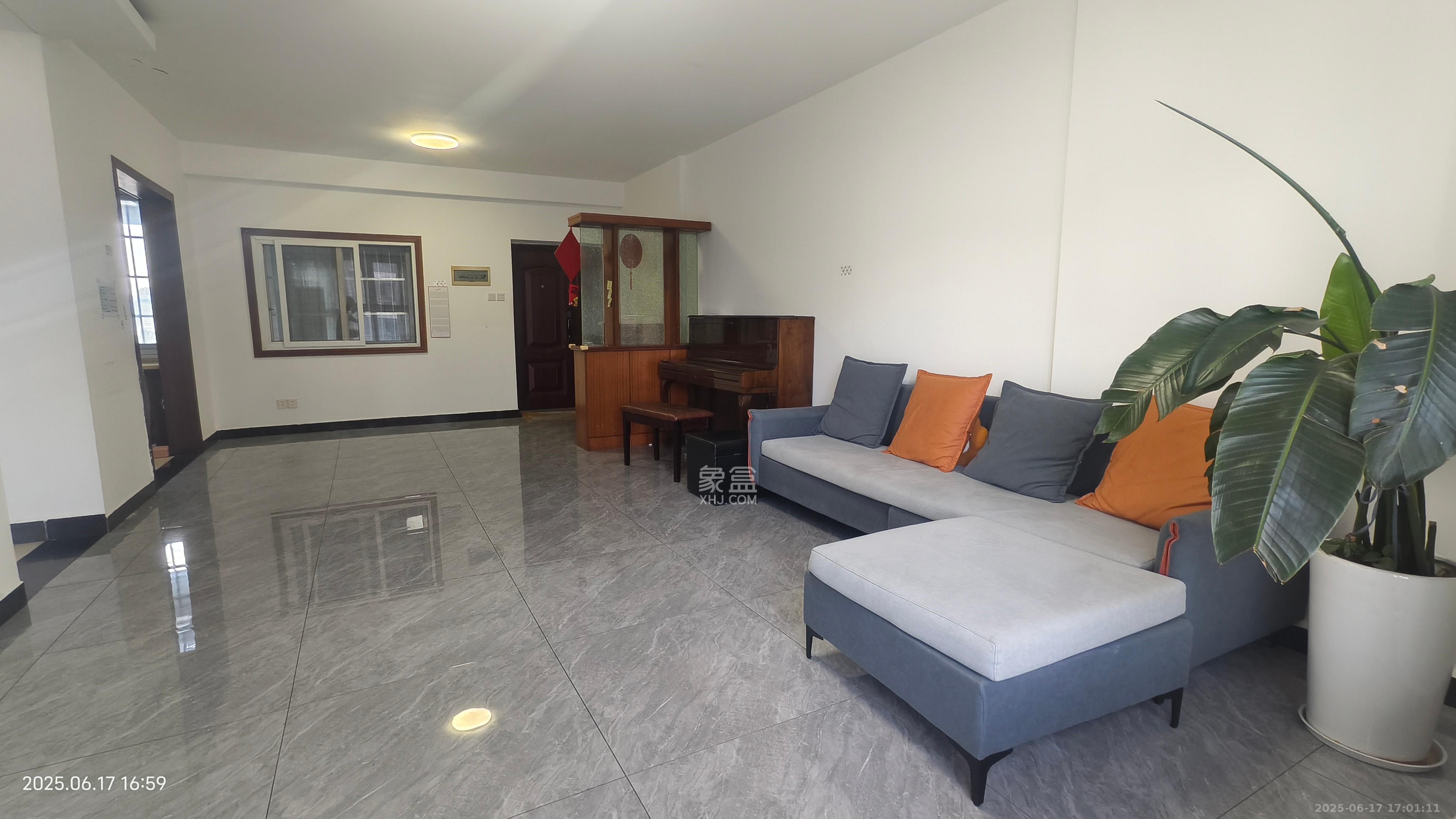 兴威新嘉园 3室1厅1卫 5000.0元/月 兴威新嘉园 3室1厅1卫 5000.0元/月室内图