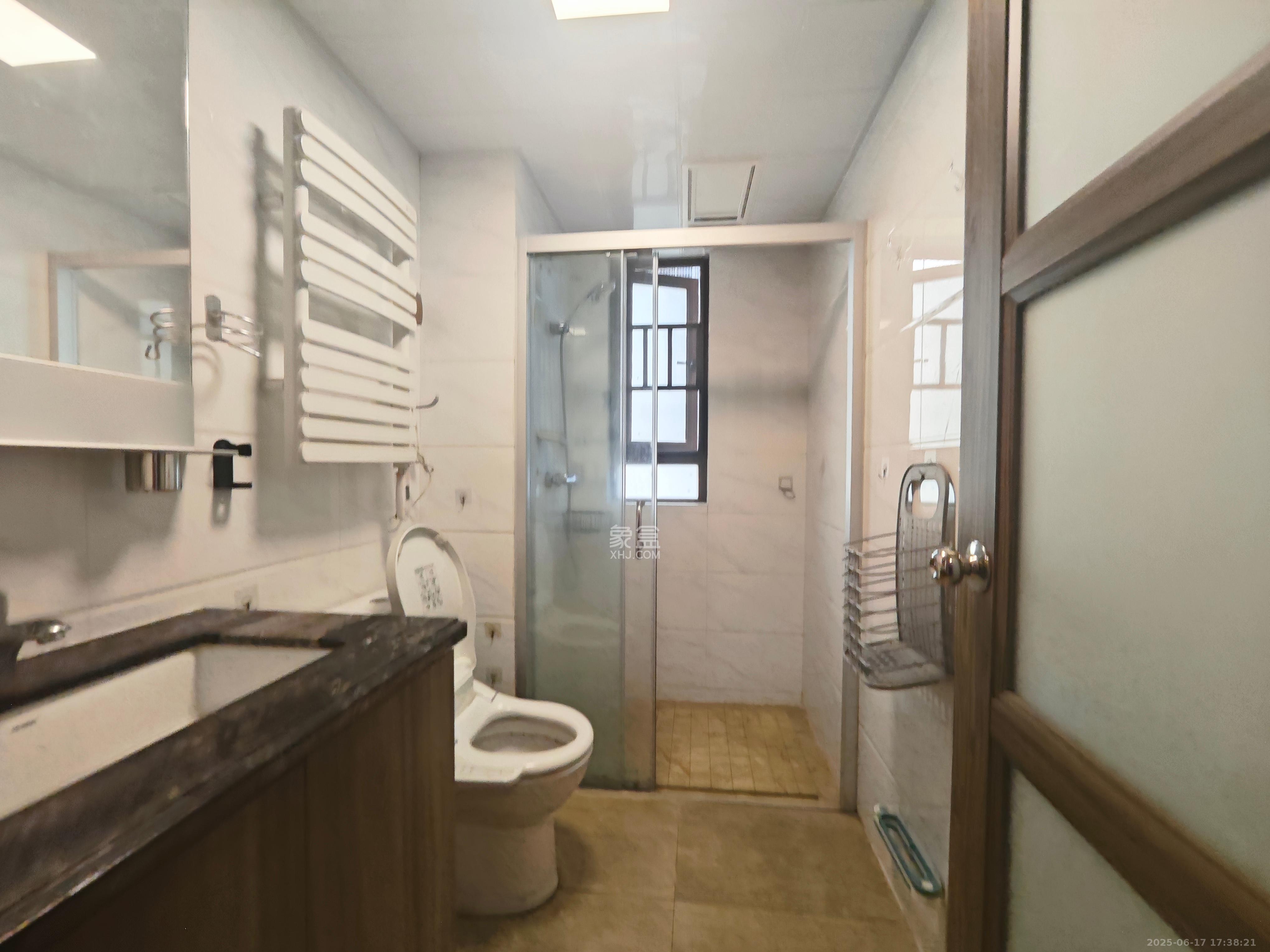 碧桂园星城首府 4室2厅2卫 2800.0元/月 碧桂园星城首府 4室2厅2卫 2800.0元/月室内图