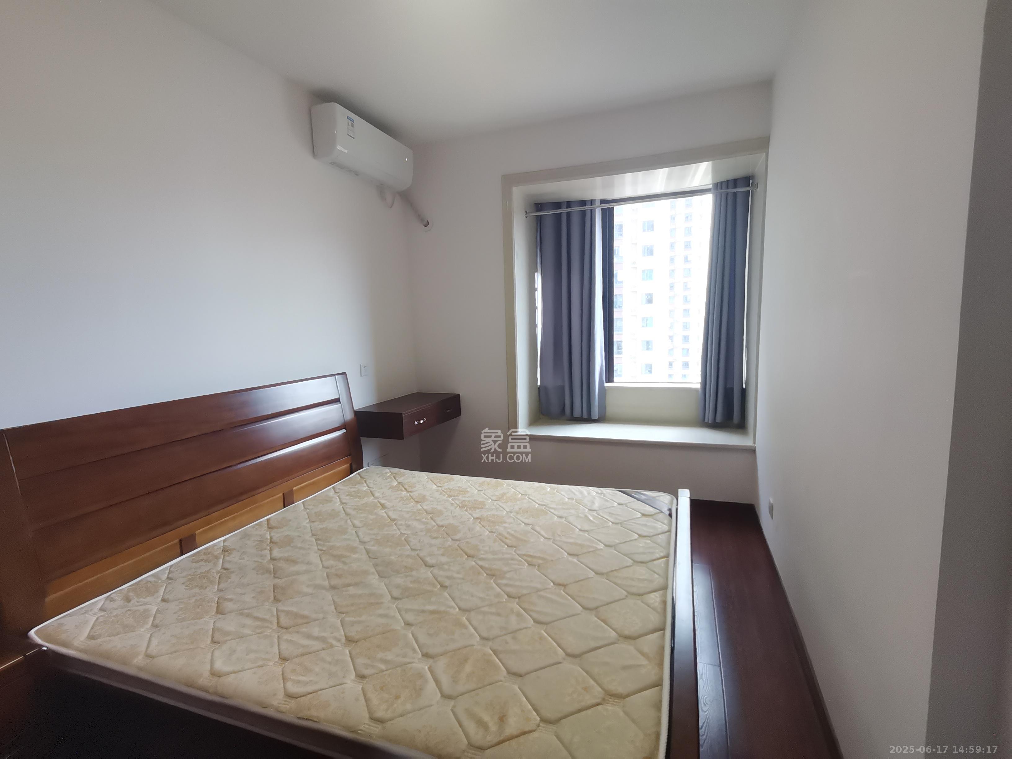 山语城三期  3室2厅2卫   2800.00元/月室内图