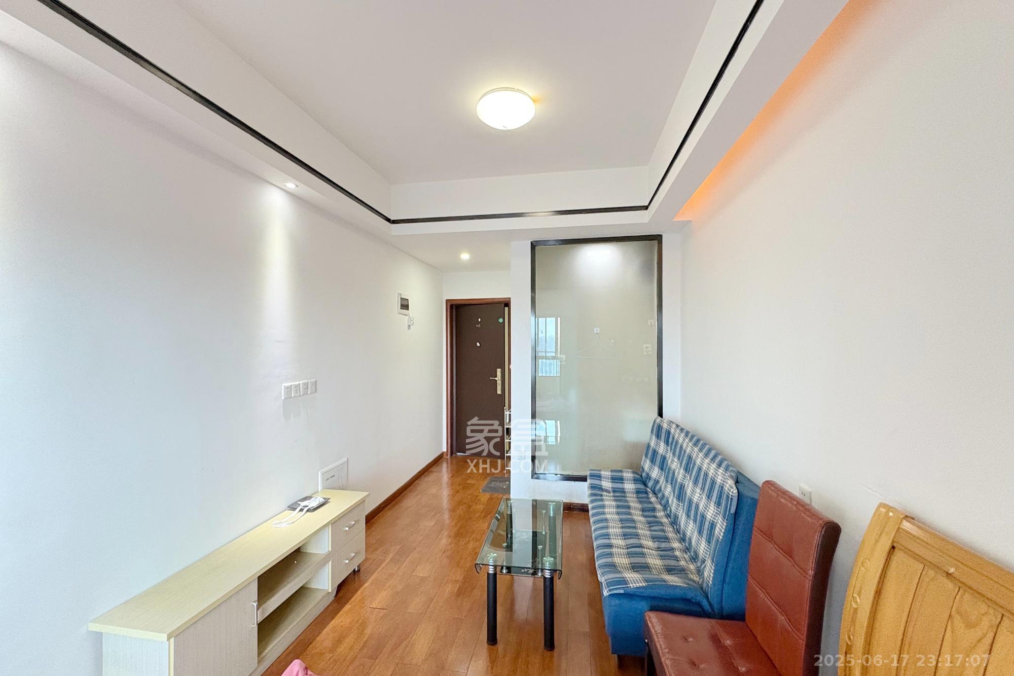 长盛上东区  1室1厅1卫    38.0万客厅