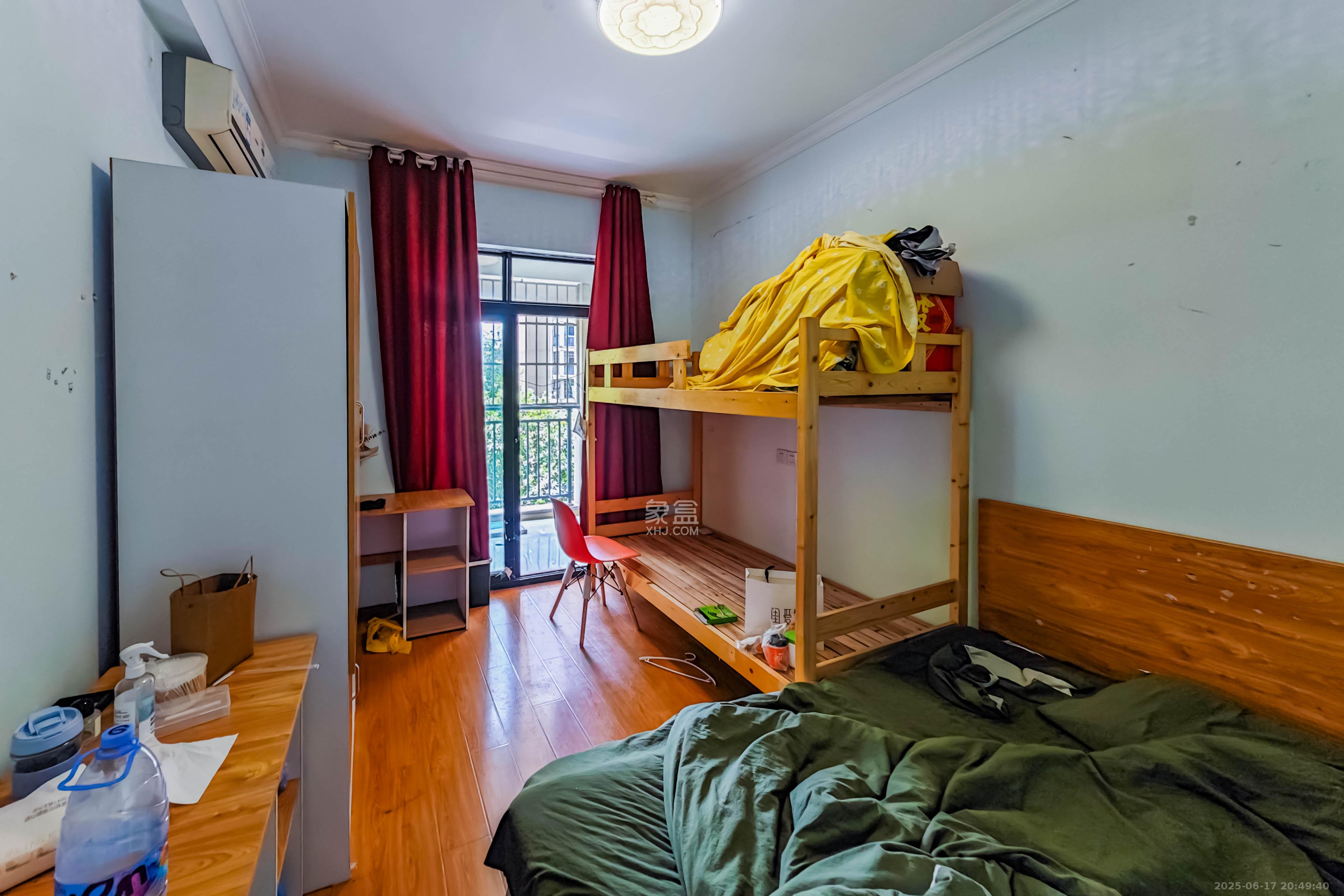 英郡年华 4室2厅1卫 105.0万 英郡年华 4室2厅1卫 105.0万卧室