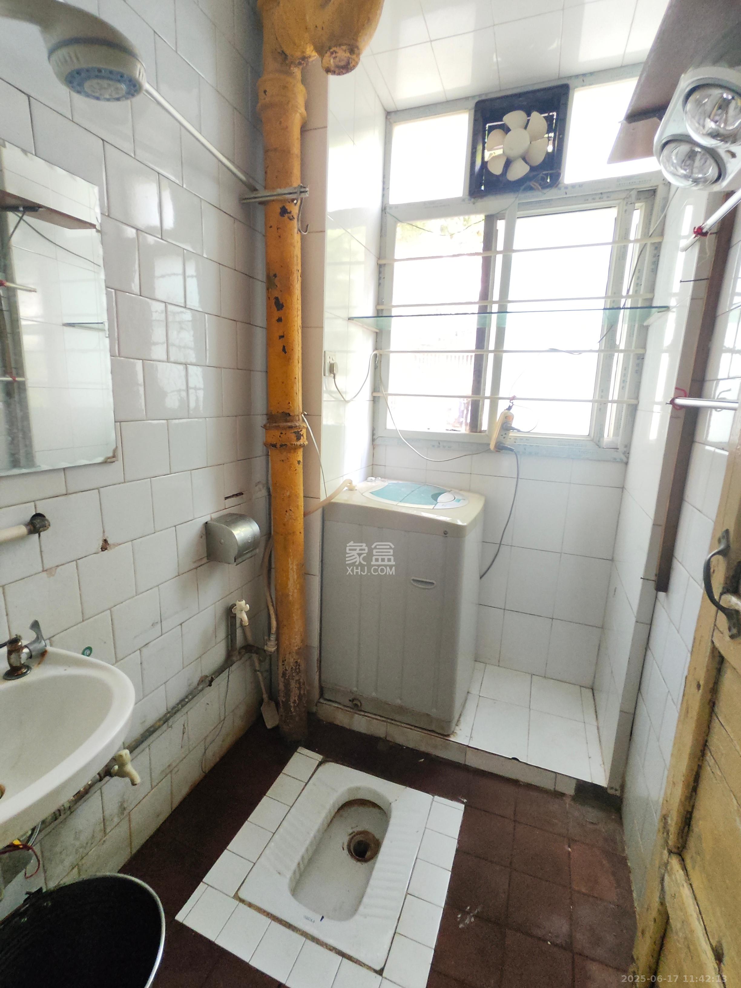 长钢宿舍小区  2室1厅1卫    1200.0元/月 长钢宿舍小区  2室1厅1卫    1200.0元/月室内图