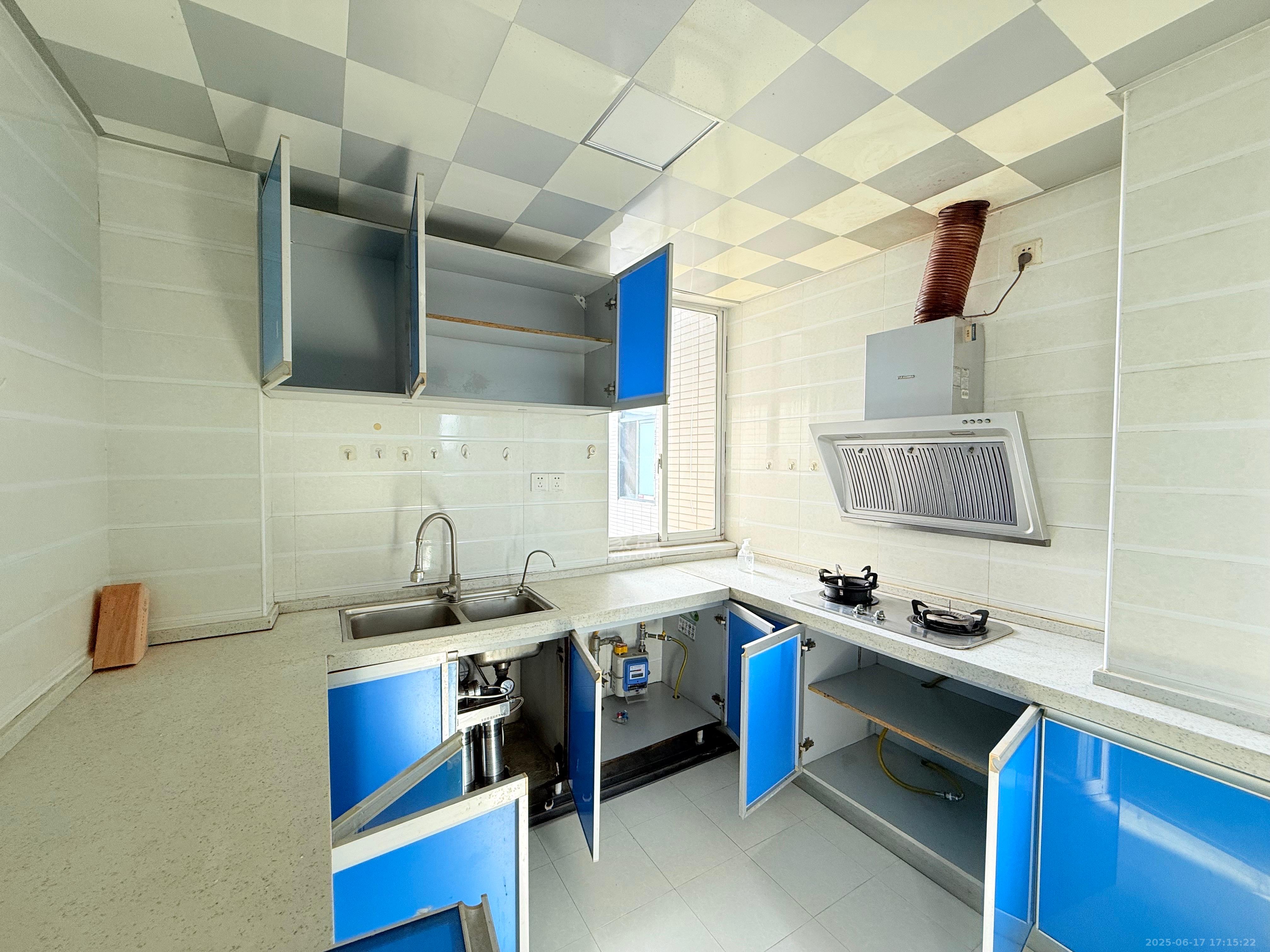 雅致名园 3室2厅2卫 3600.0元/月 雅致名园 3室2厅2卫 3600.0元/月室内图