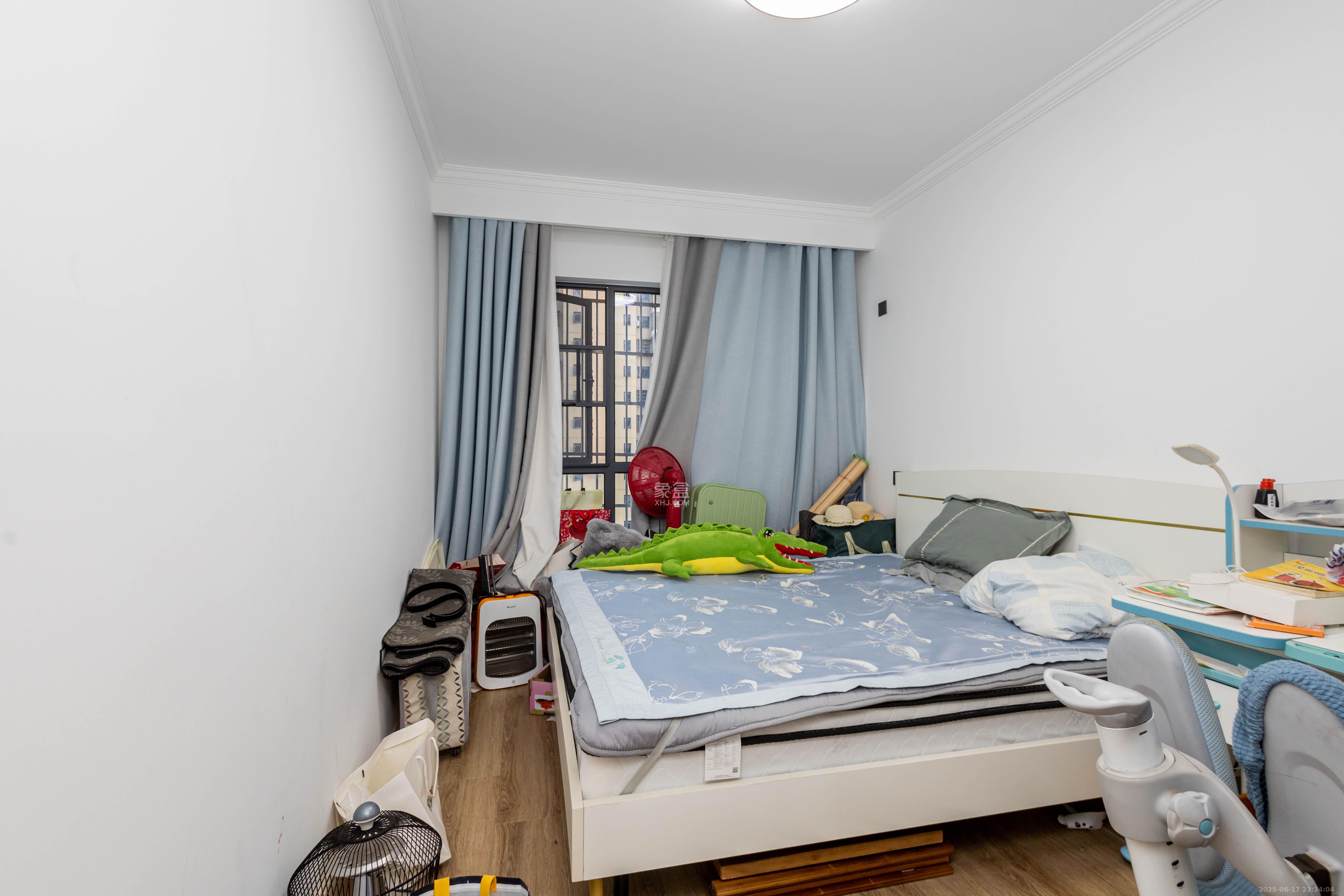 中国铁建国际城二期  4室2厅2卫    99.8万卧室