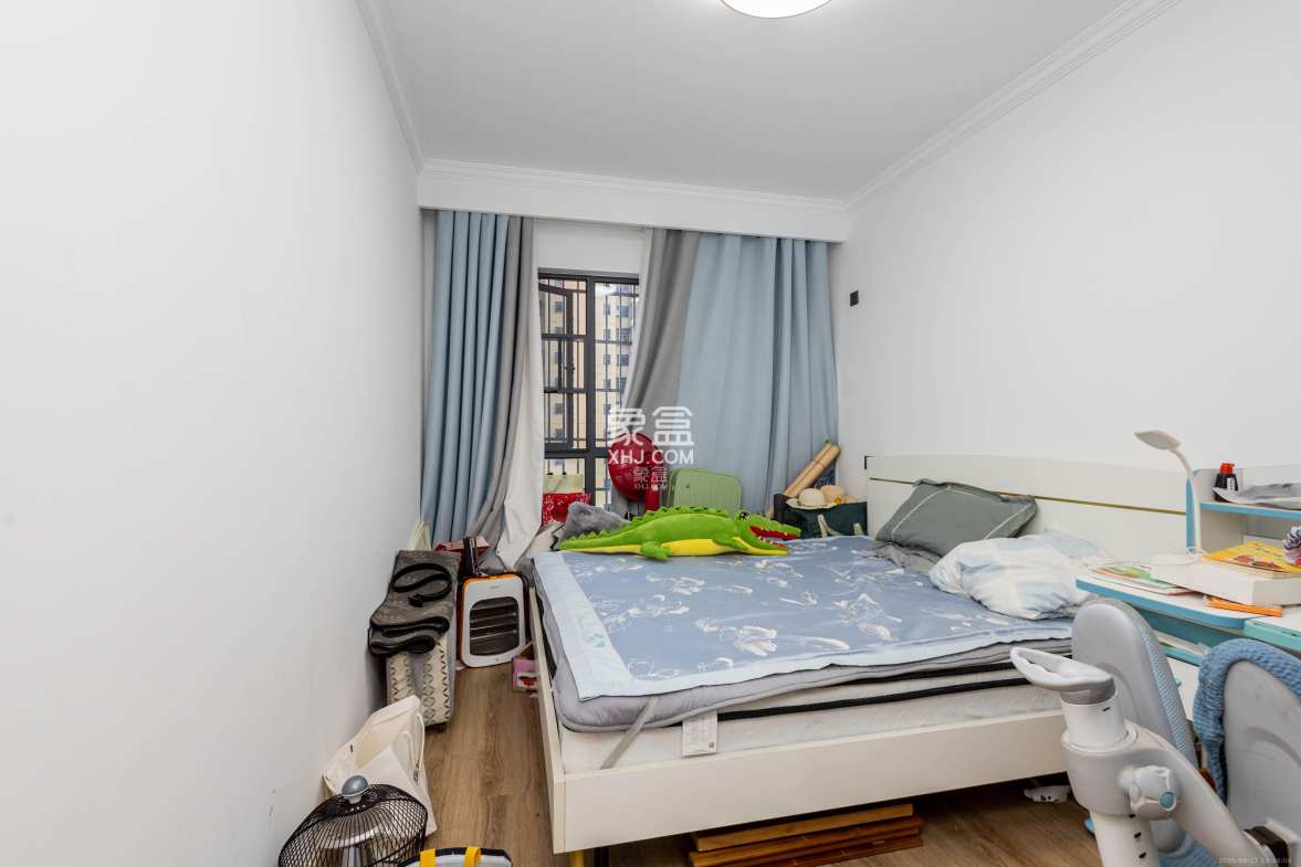 中国铁建国际城二期 4室2厅2卫 99.8万 中国铁建国际城二期 4室2厅2卫 99.8万卧室