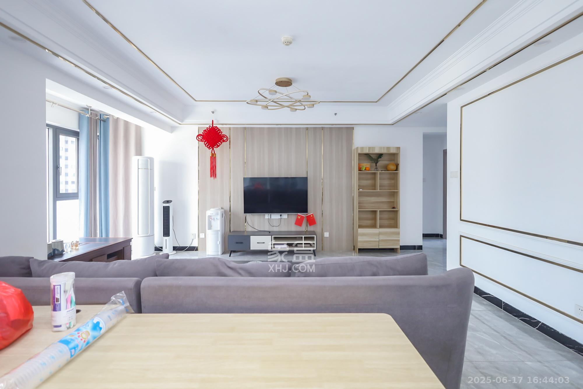 保利天禧D区  4室2厅2卫   220.00万