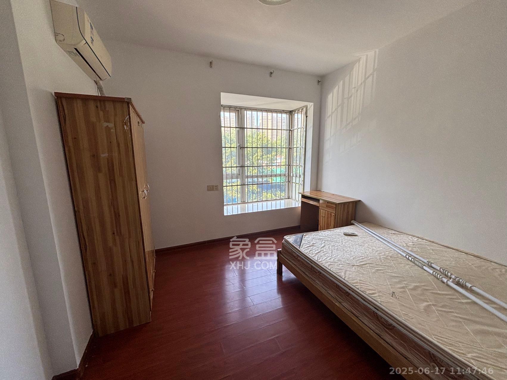 丰园城(鄱阳小区二期)  2室2厅1卫    1400.0元/月 丰园城(鄱阳小区二期)  2室2厅1卫    1400.0元/月室内图