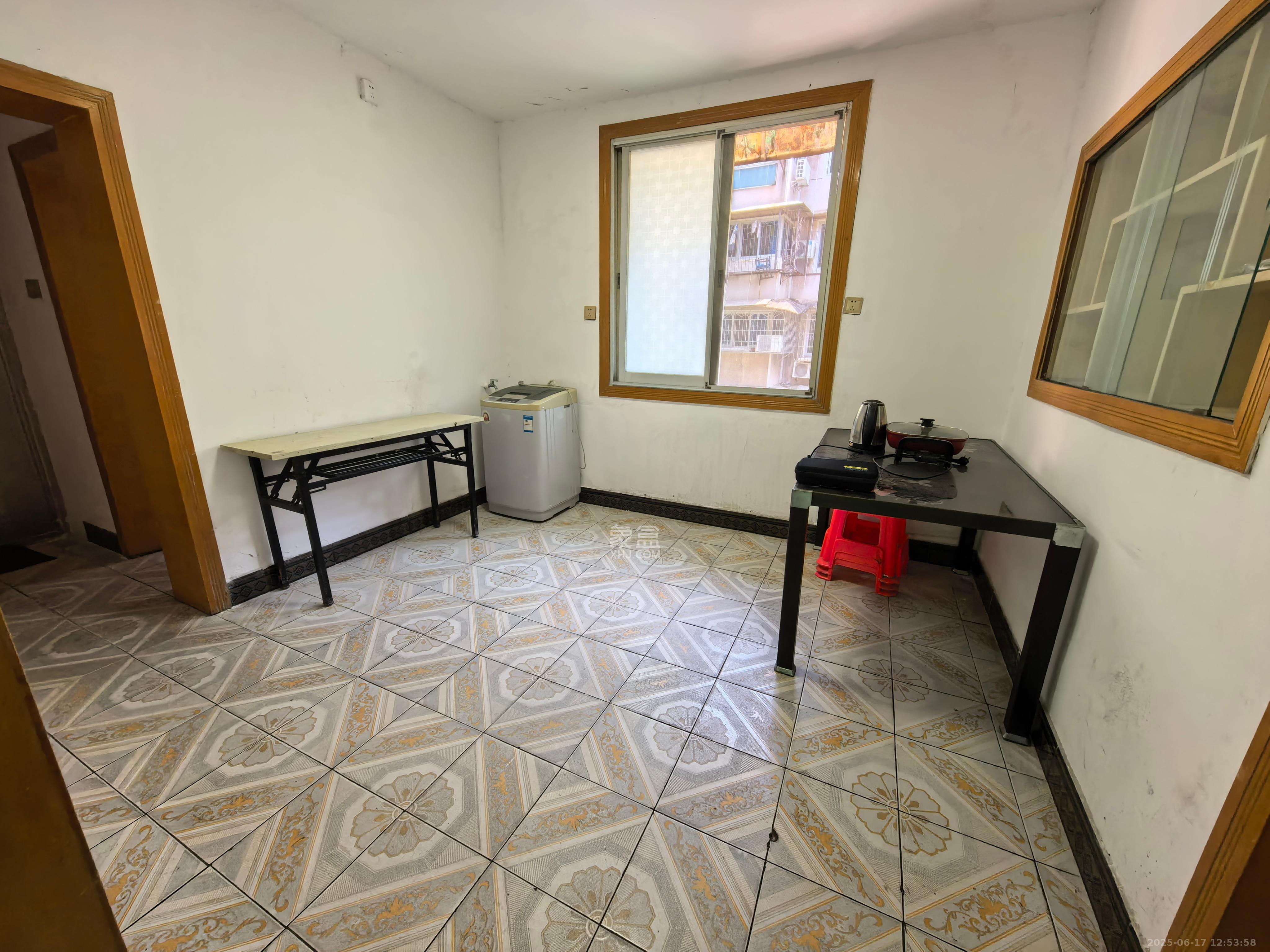 东广济桥社区 2室1厅1卫 1700.0元/月 东广济桥社区 2室1厅1卫 1700.0元/月室内图