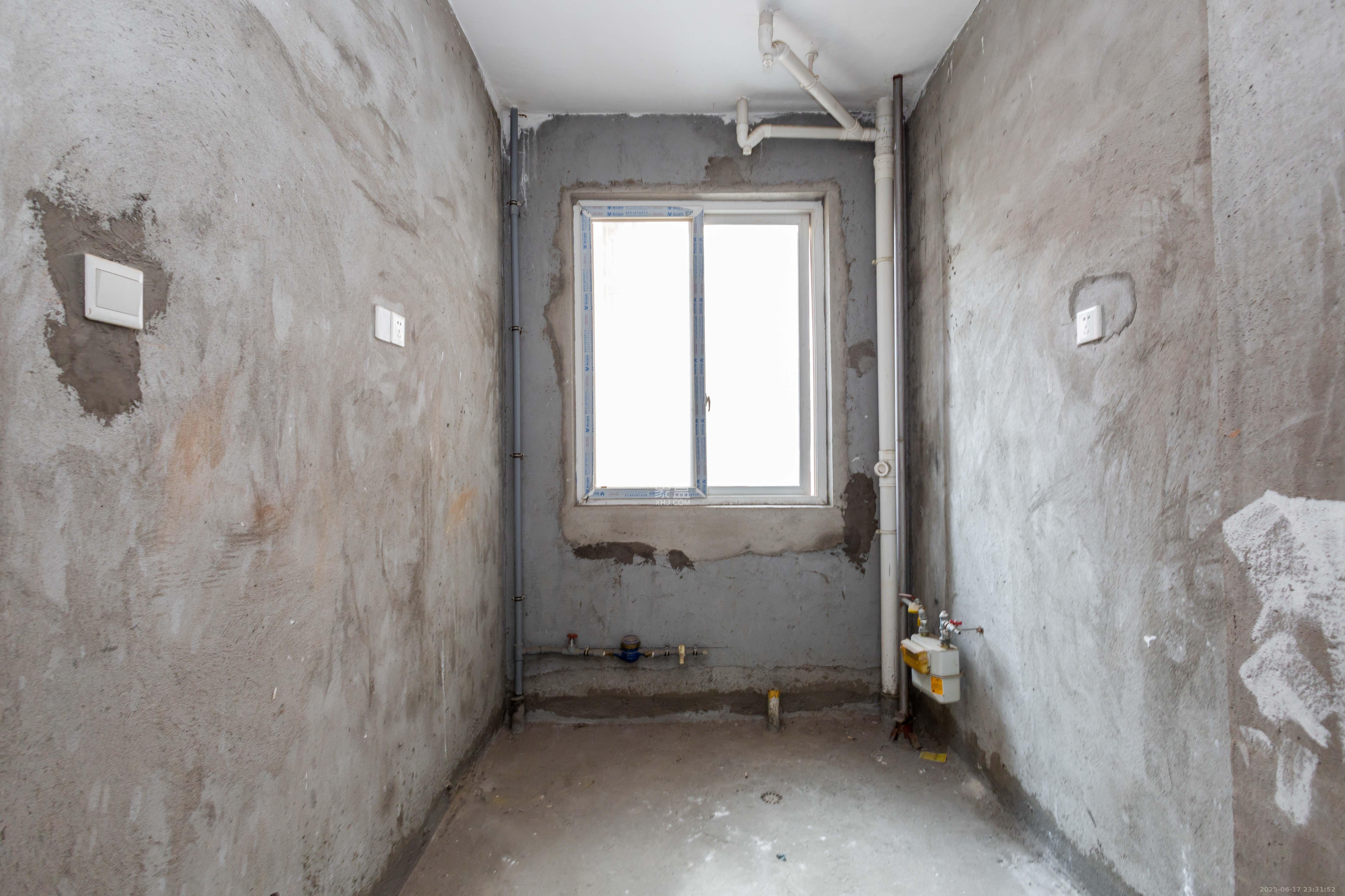 东门尚苑 2室2厅1卫 41.8万 东门尚苑 2室2厅1卫 41.8万厨房