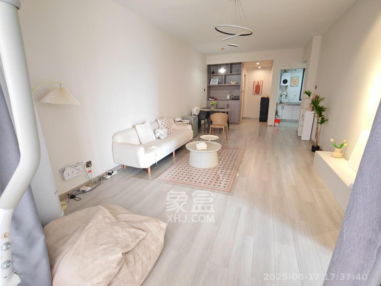 凯通国际城(凯通朝庭) 3室2厅1卫 3500.0元/月 凯通国际城(凯通朝庭) 3室2厅1卫 3500.0元/月室内图