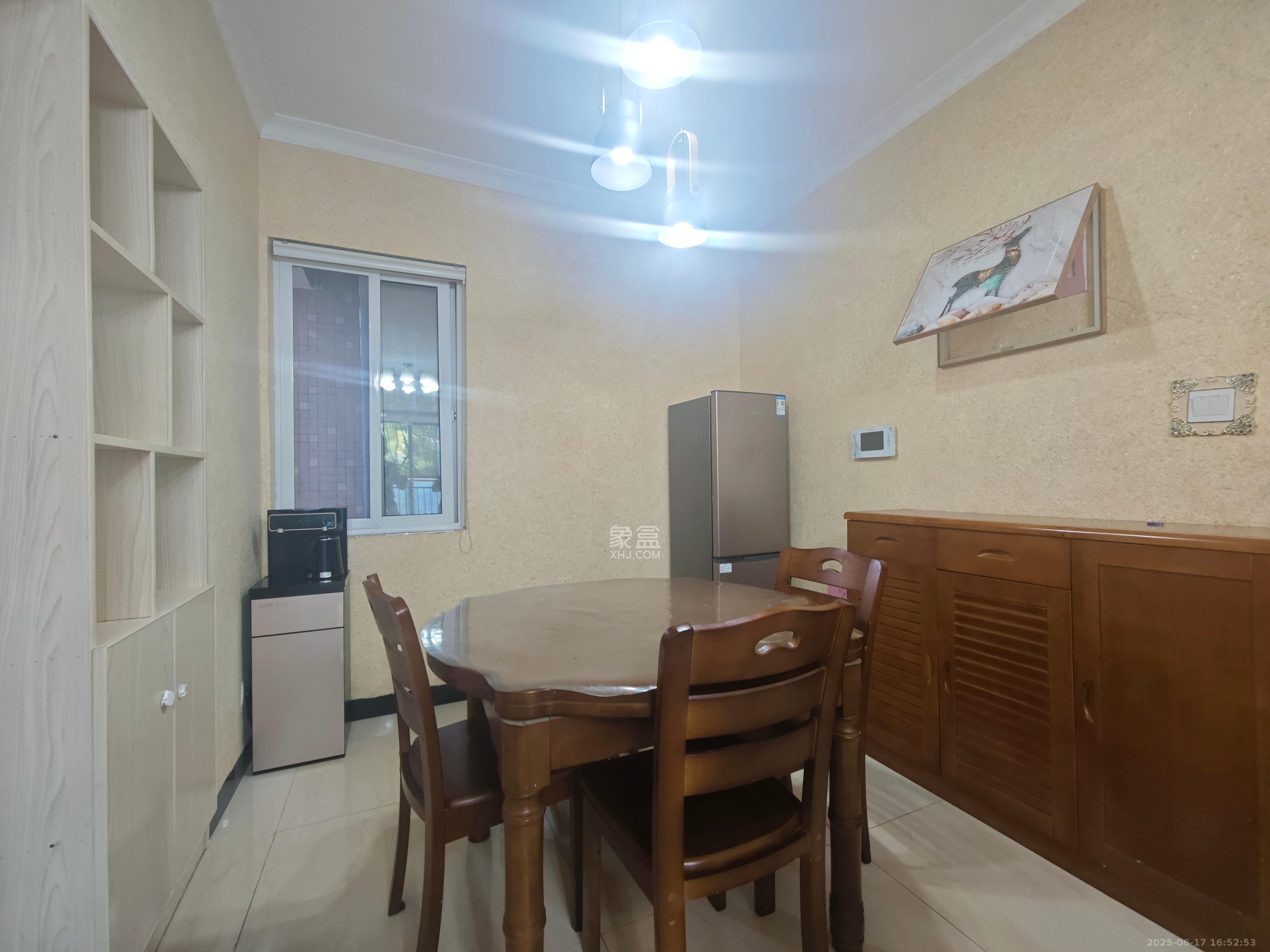 光明城市(星辰青年城) 4室2厅2卫 1800.0元/月 光明城市(星辰青年城) 4室2厅2卫 1800.0元/月室内图