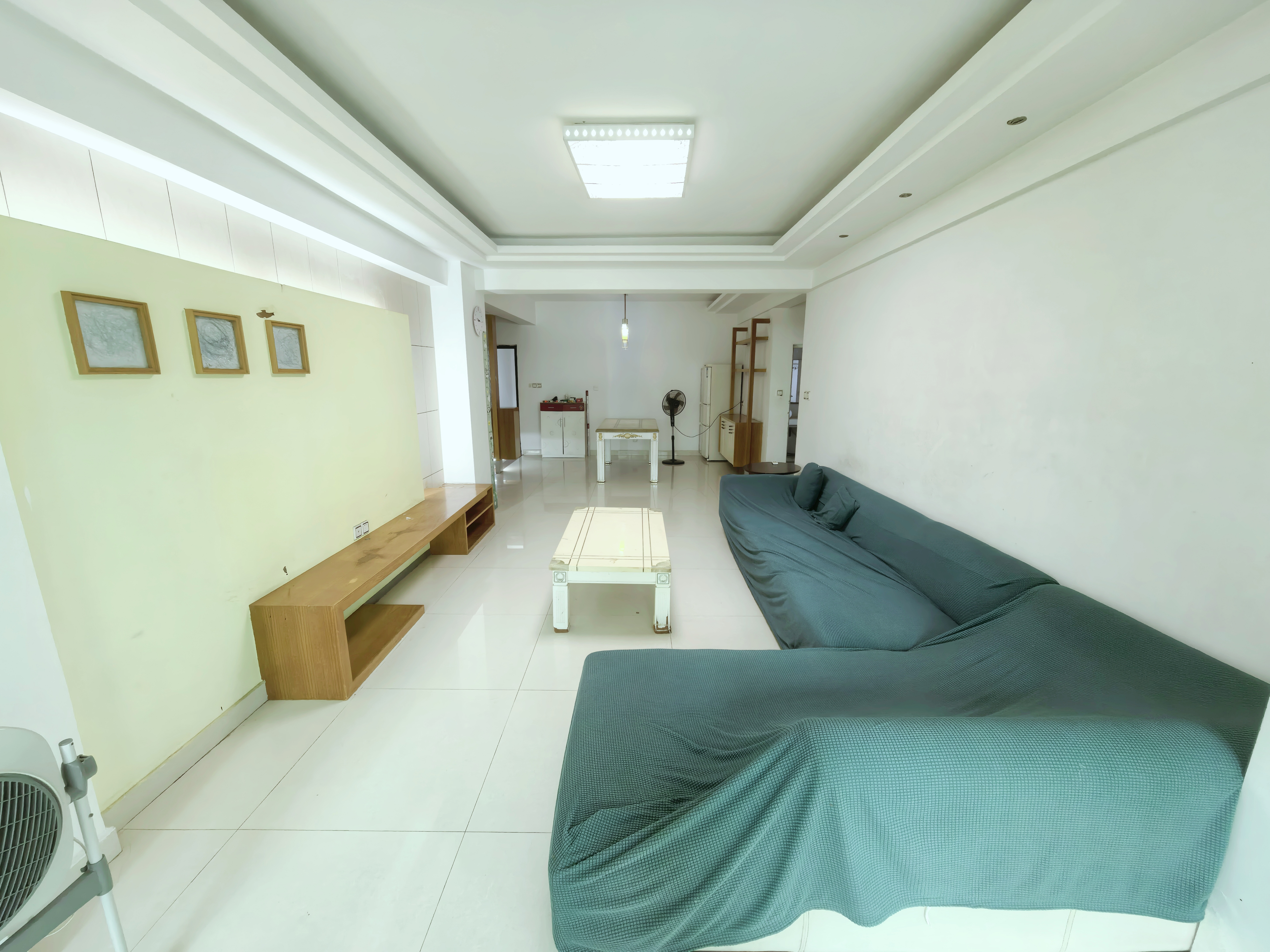 四季大厦  3室2厅2卫   2500.00元/月室内图