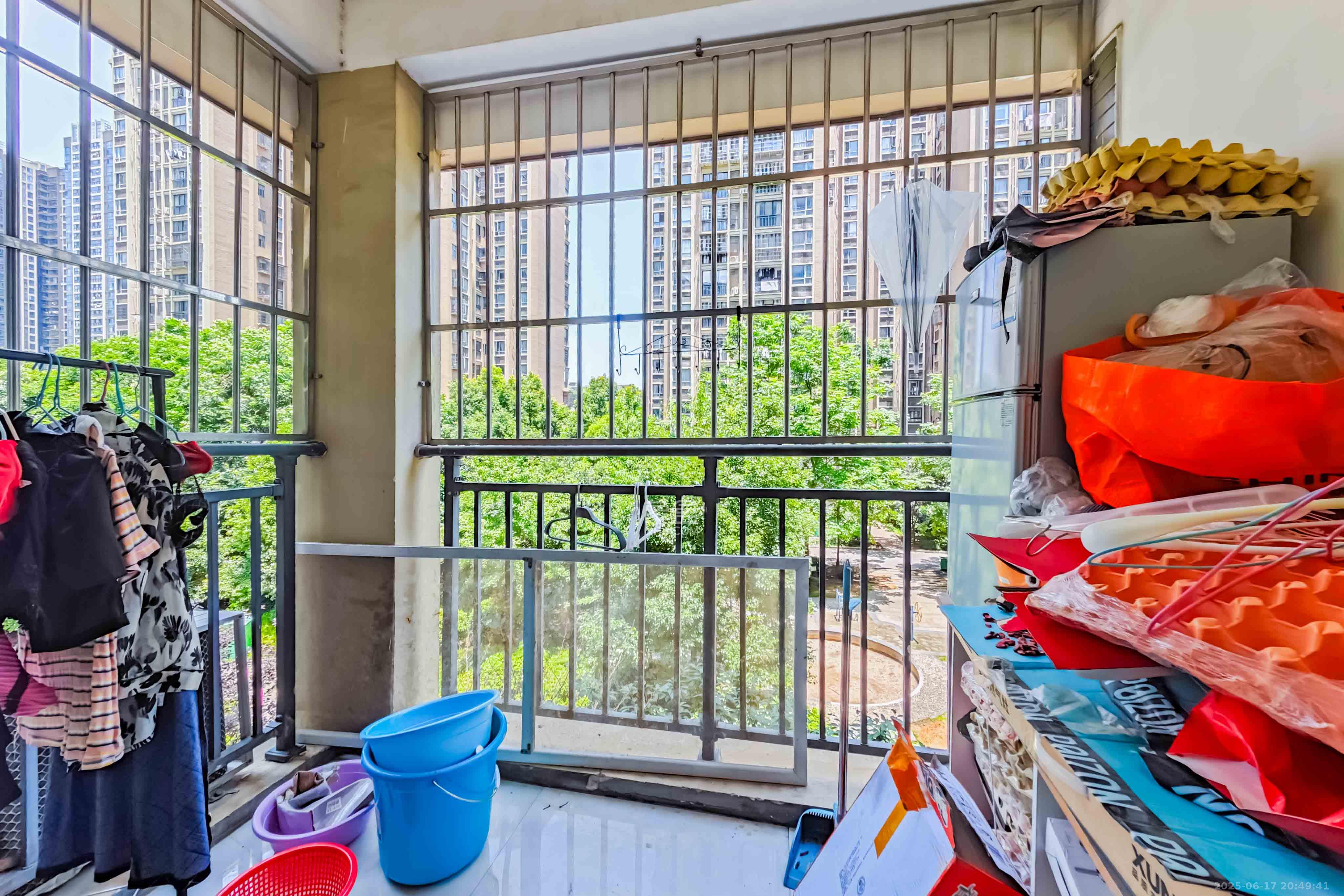 英郡年华 4室2厅1卫 105.0万 英郡年华 4室2厅1卫 105.0万阳台