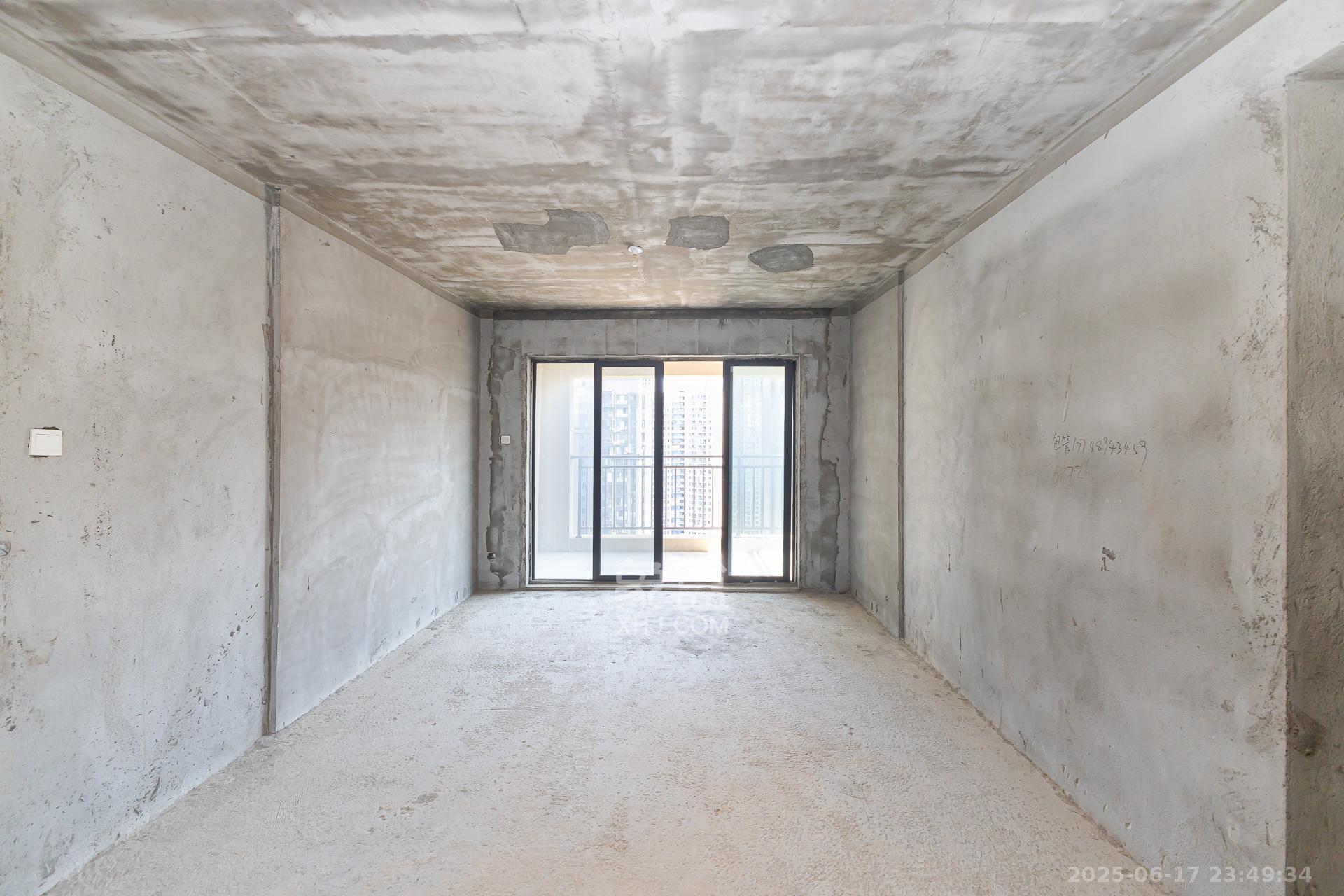 勤诚达境界城  4室2厅2卫    108.6万 勤诚达境界城  4室2厅2卫    108.6万客厅