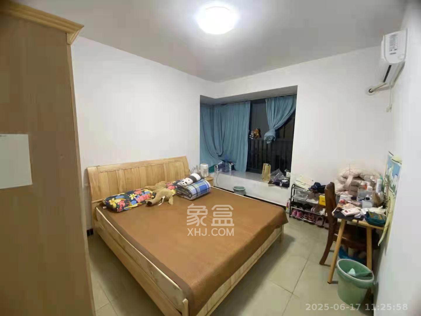 恒生碧水龙庭  3室2厅2卫    2200.0元/月室内图
