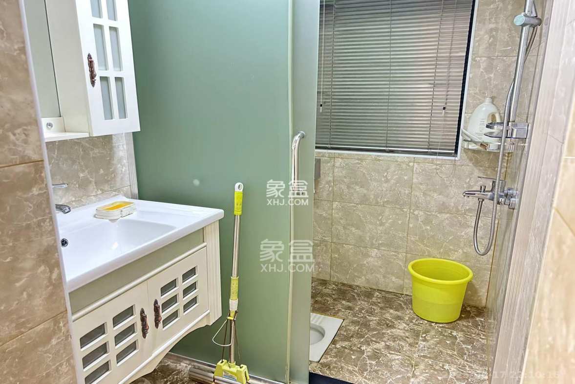 紫华郡 3室2厅1卫 2200.0元/月 紫华郡 3室2厅1卫 2200.0元/月室内图