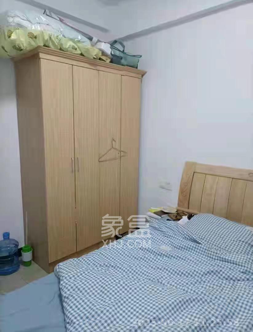 恒生碧水龙庭  3室2厅2卫    2200.0元/月室内图