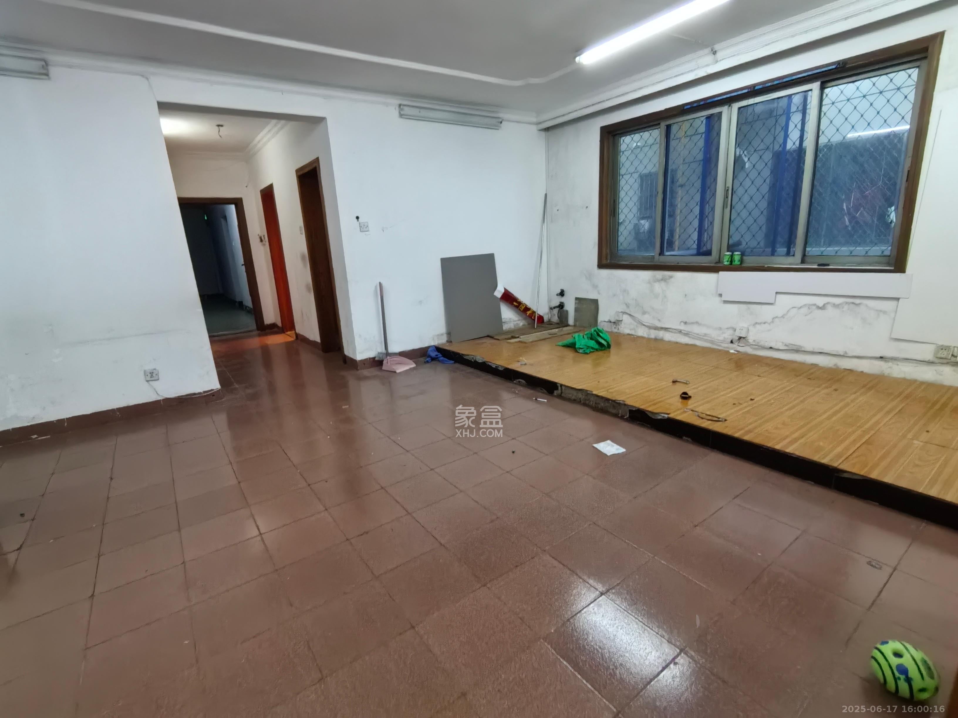 省财政厅宿舍 3室1厅1卫 2200.0元/月 省财政厅宿舍 3室1厅1卫 2200.0元/月室内图