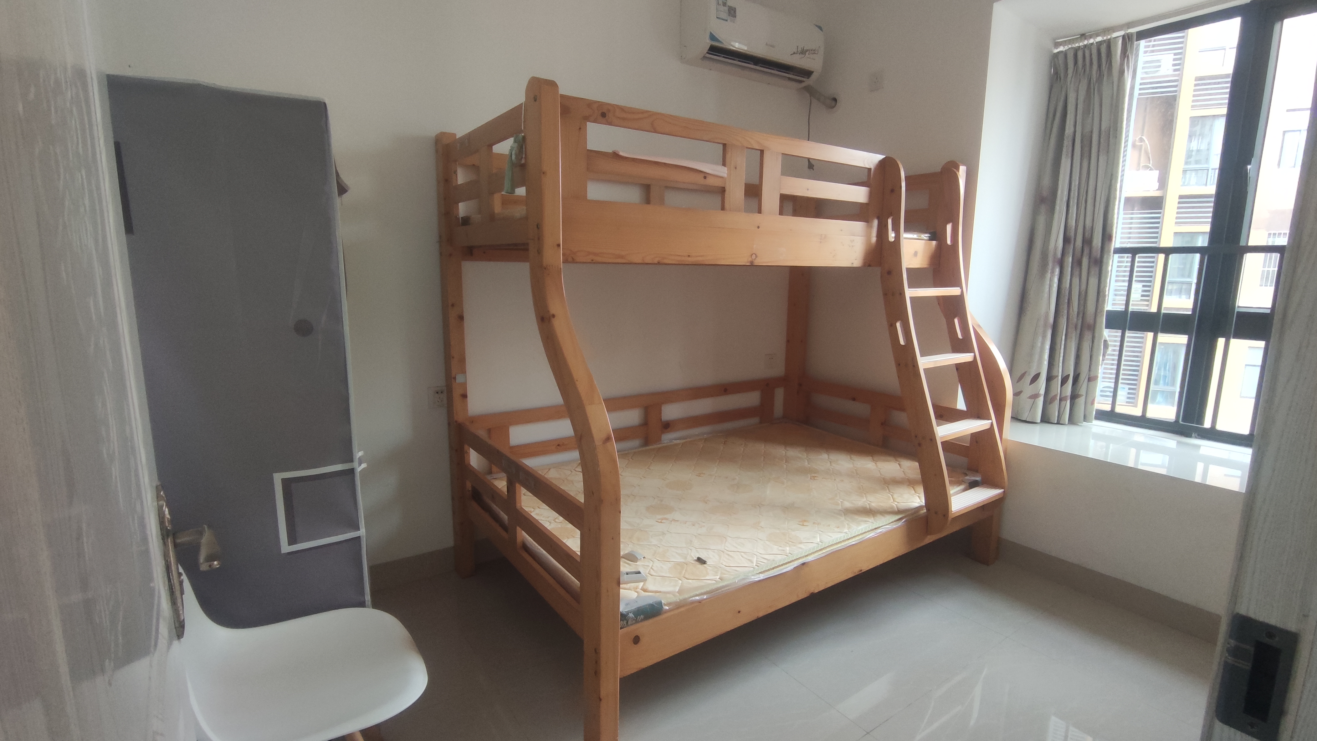 昌茂水木清华  2室2厅1卫   2500.00元/月室内图