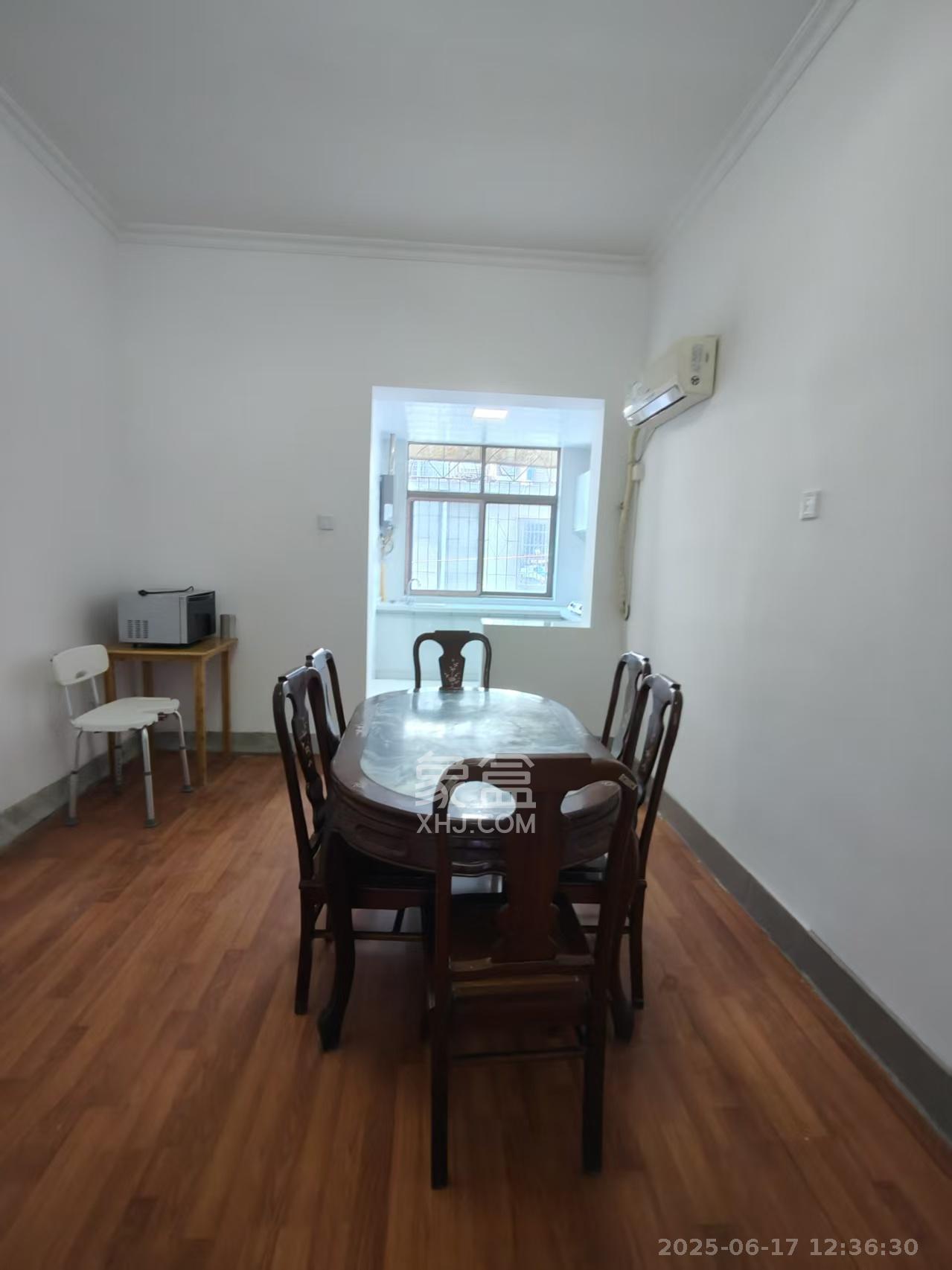 中建五局信和苑二区 3室2厅1卫 1600.0元/月 中建五局信和苑二区 3室2厅1卫 1600.0元/月室内图