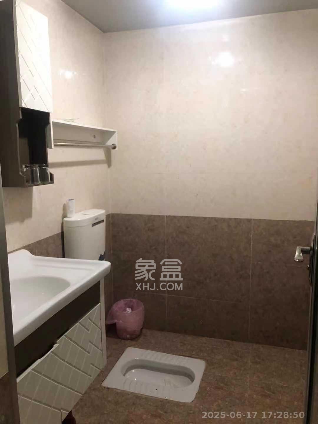 山水湾  1室1厅1卫   1300.00元/月室内图