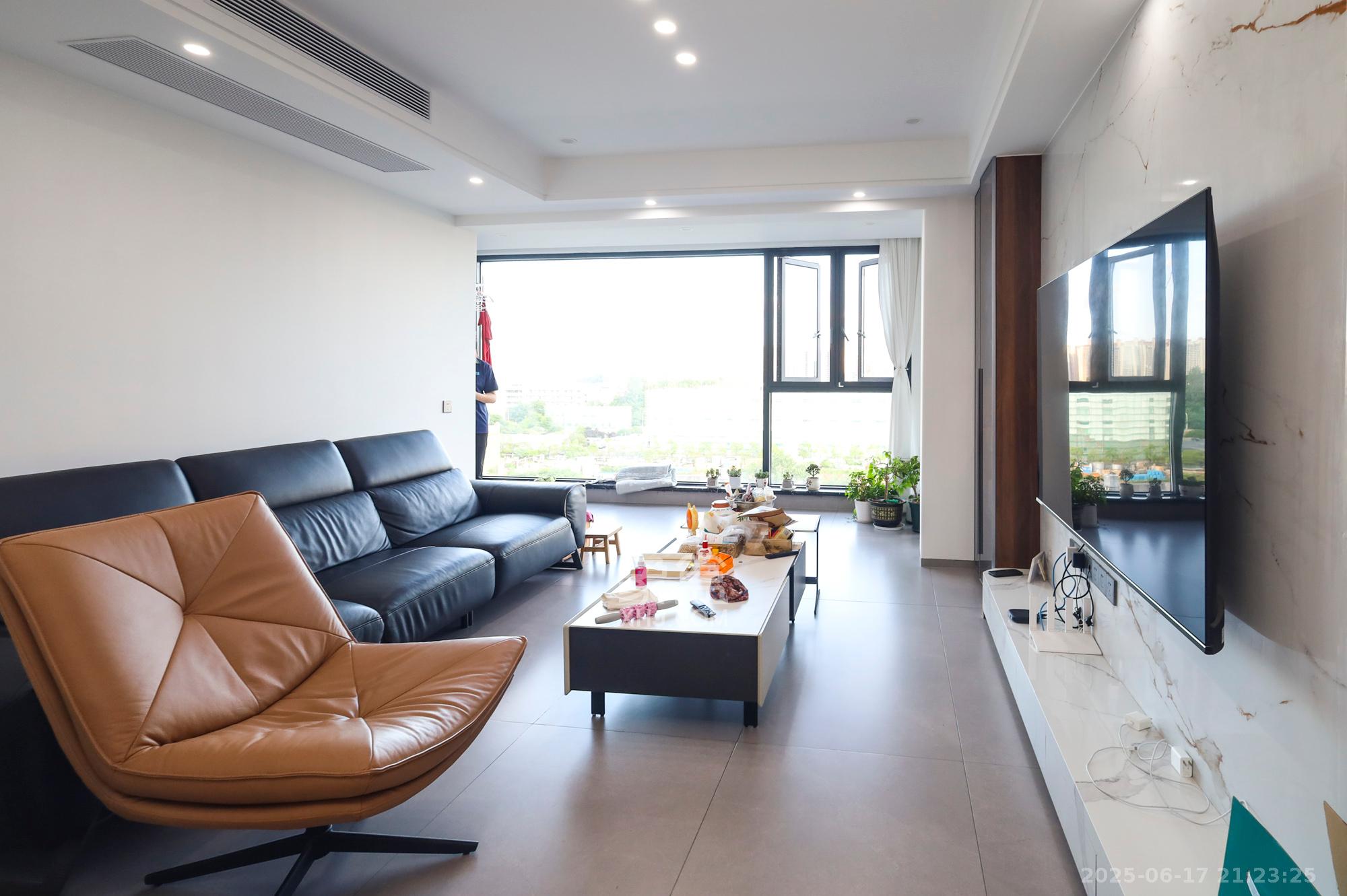 广泽上苑 4室2厅2卫 178.0万 广泽上苑 4室2厅2卫 178.0万客厅