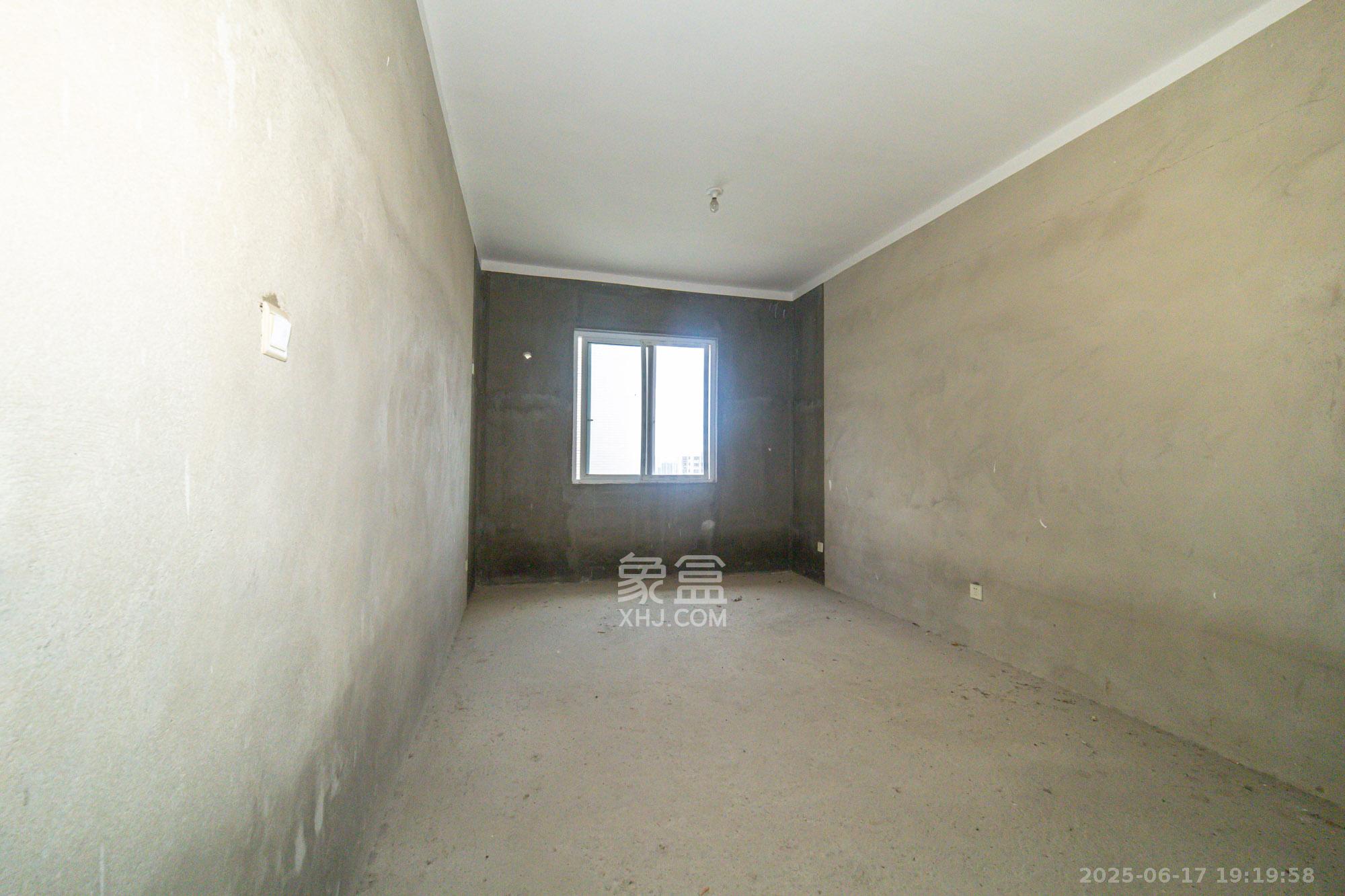 楚天世纪城东苑 1室2厅2卫 95.0万 楚天世纪城东苑 1室2厅2卫 95.0万卧室