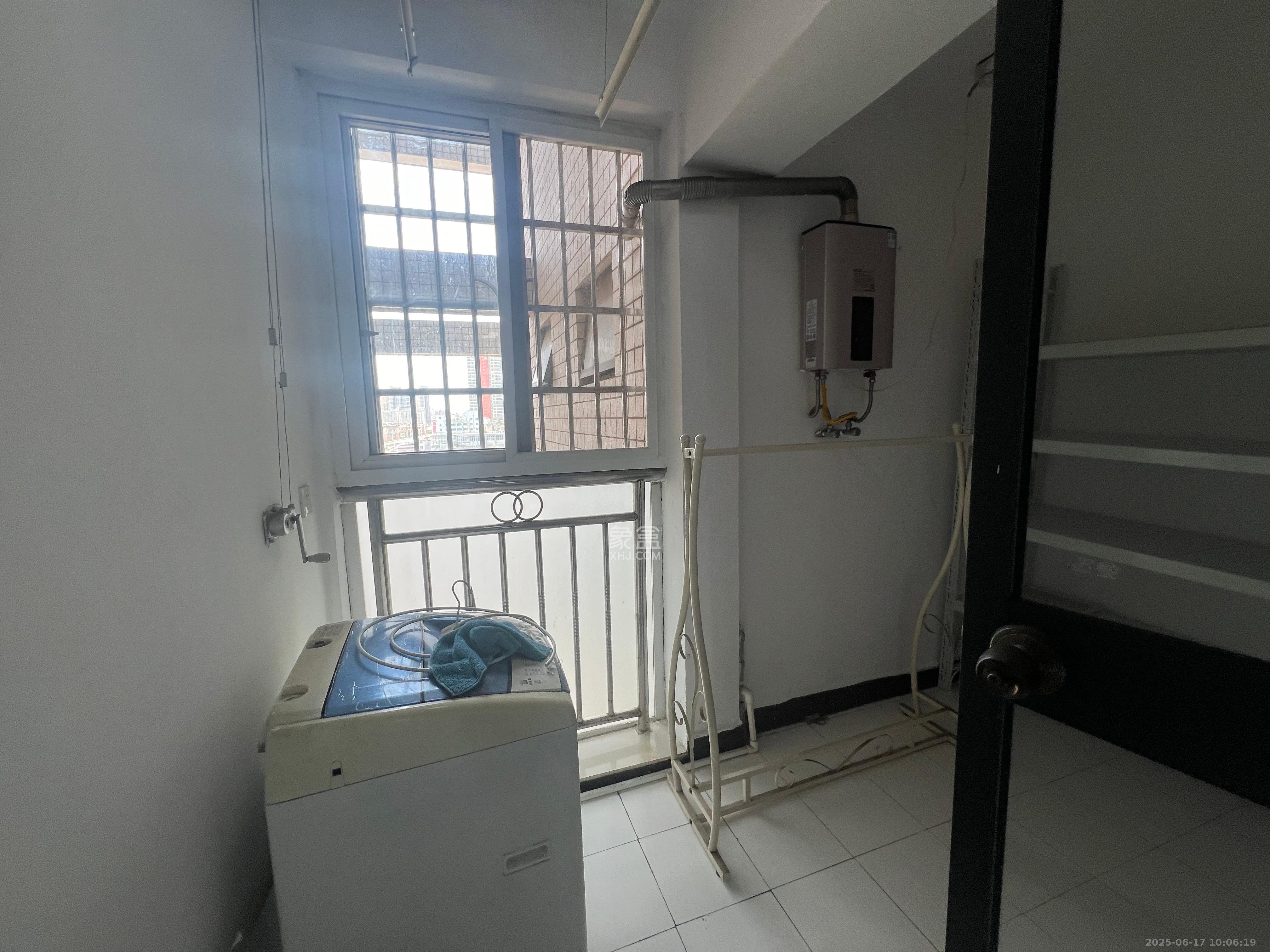 上东印象  3室1厅1卫   2600.00元/月室内图