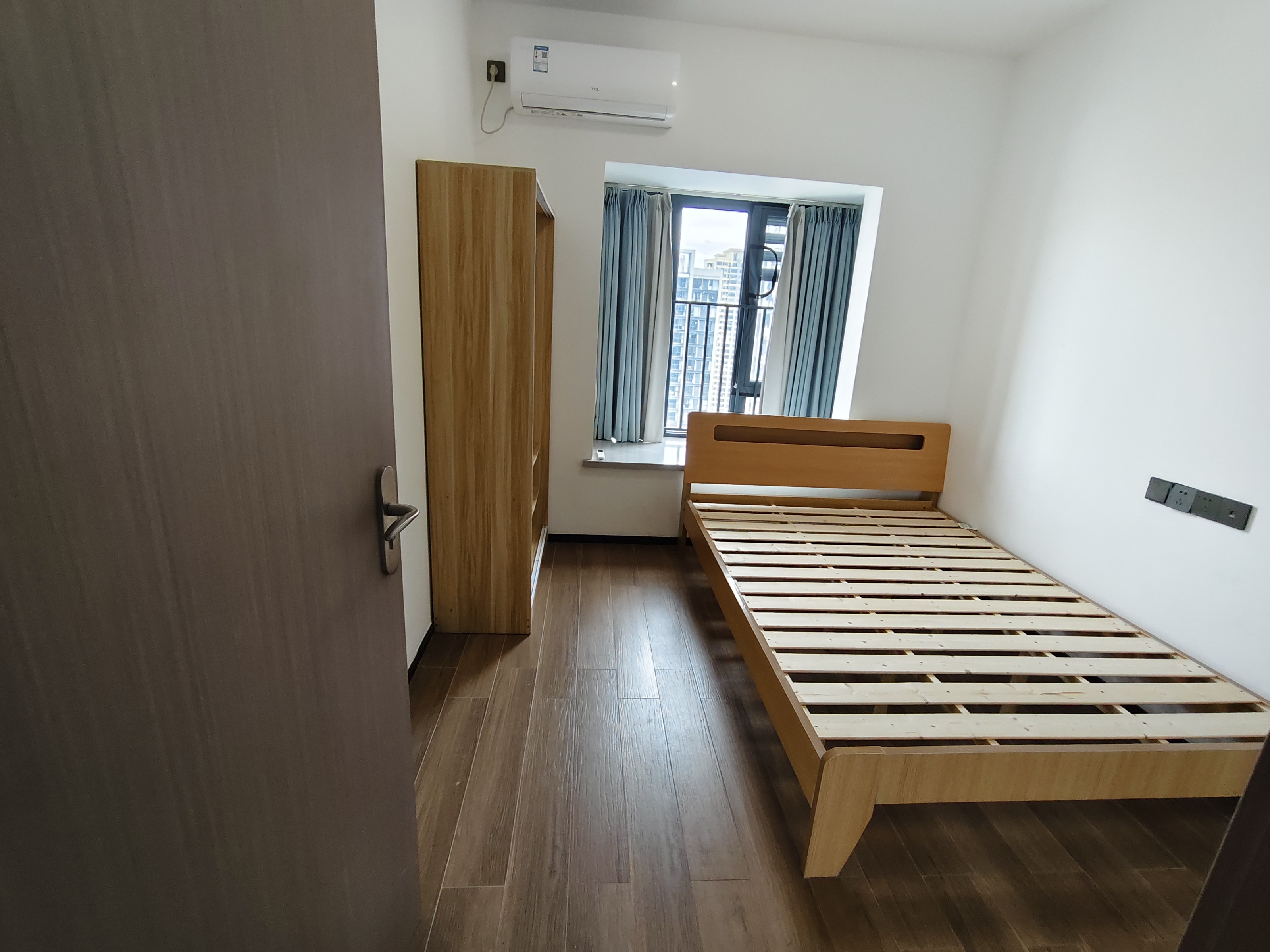 润山府  3室2厅2卫    3000.0元/月 润山府  3室2厅2卫    3000.0元/月室内图