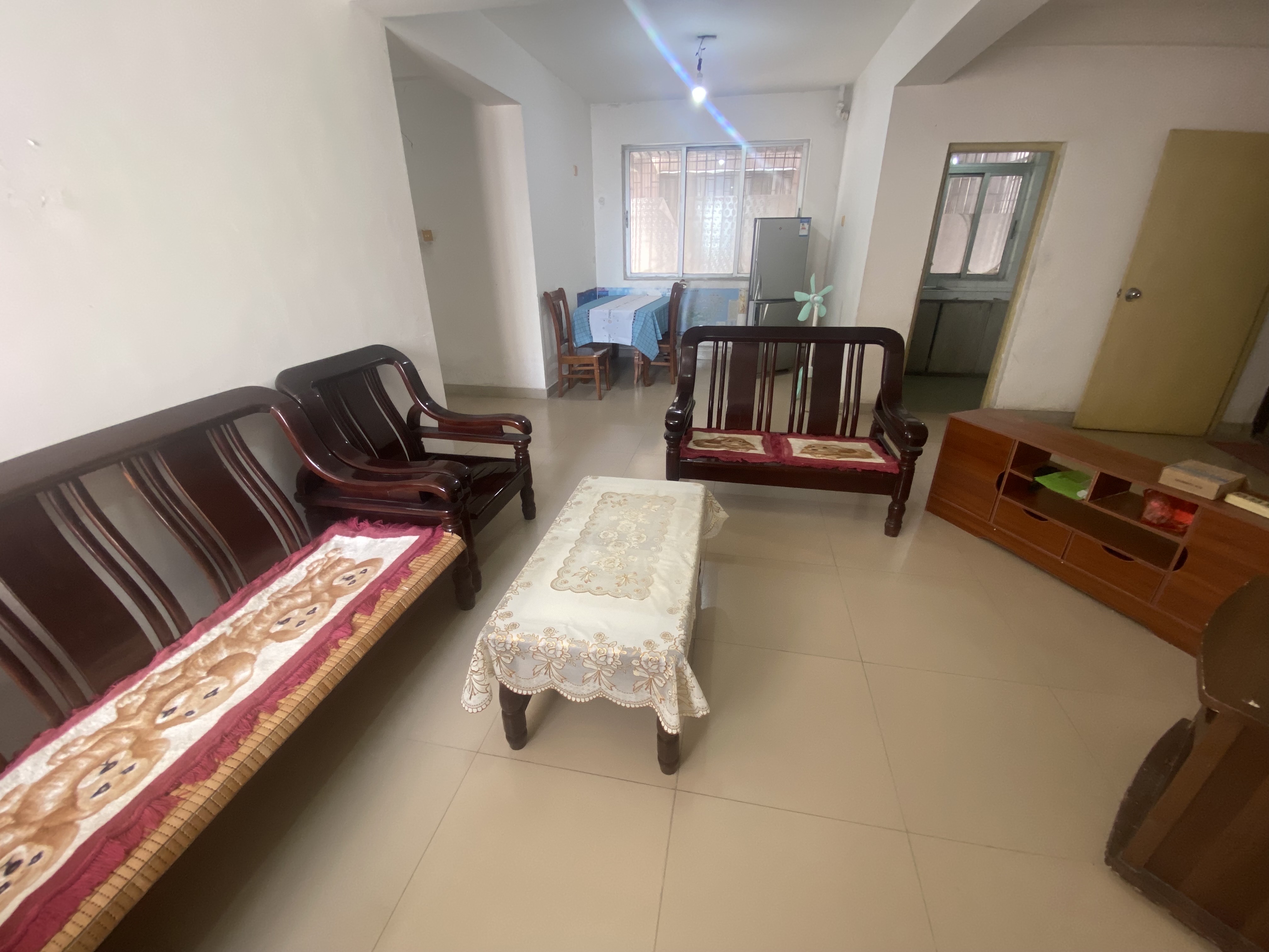 国托公寓 2室2厅1卫 1500.0元/月 国托公寓 2室2厅1卫 1500.0元/月室内图