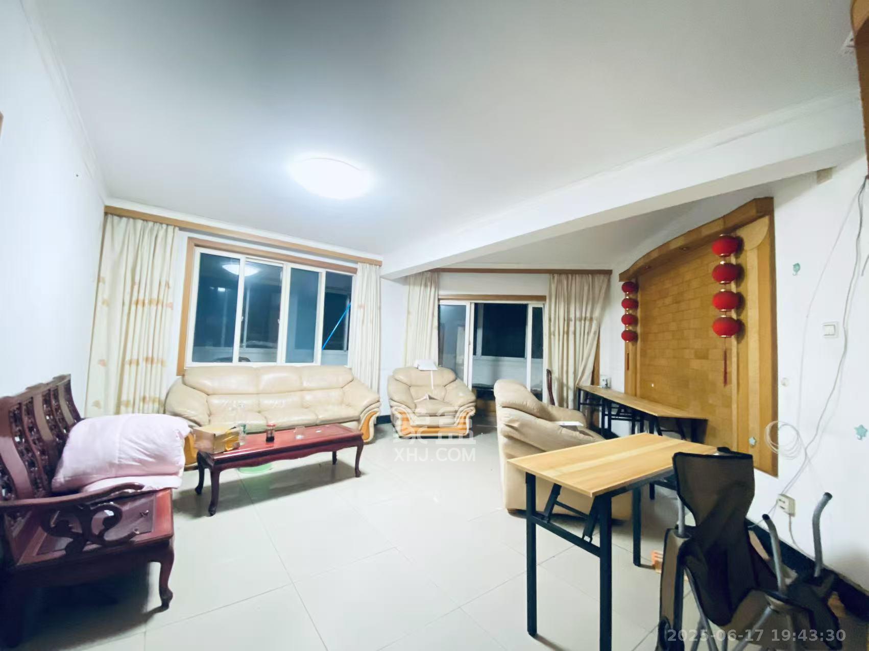 德政园  3室1厅1卫    2200.0元/月 德政园  3室1厅1卫    2200.0元/月室内图