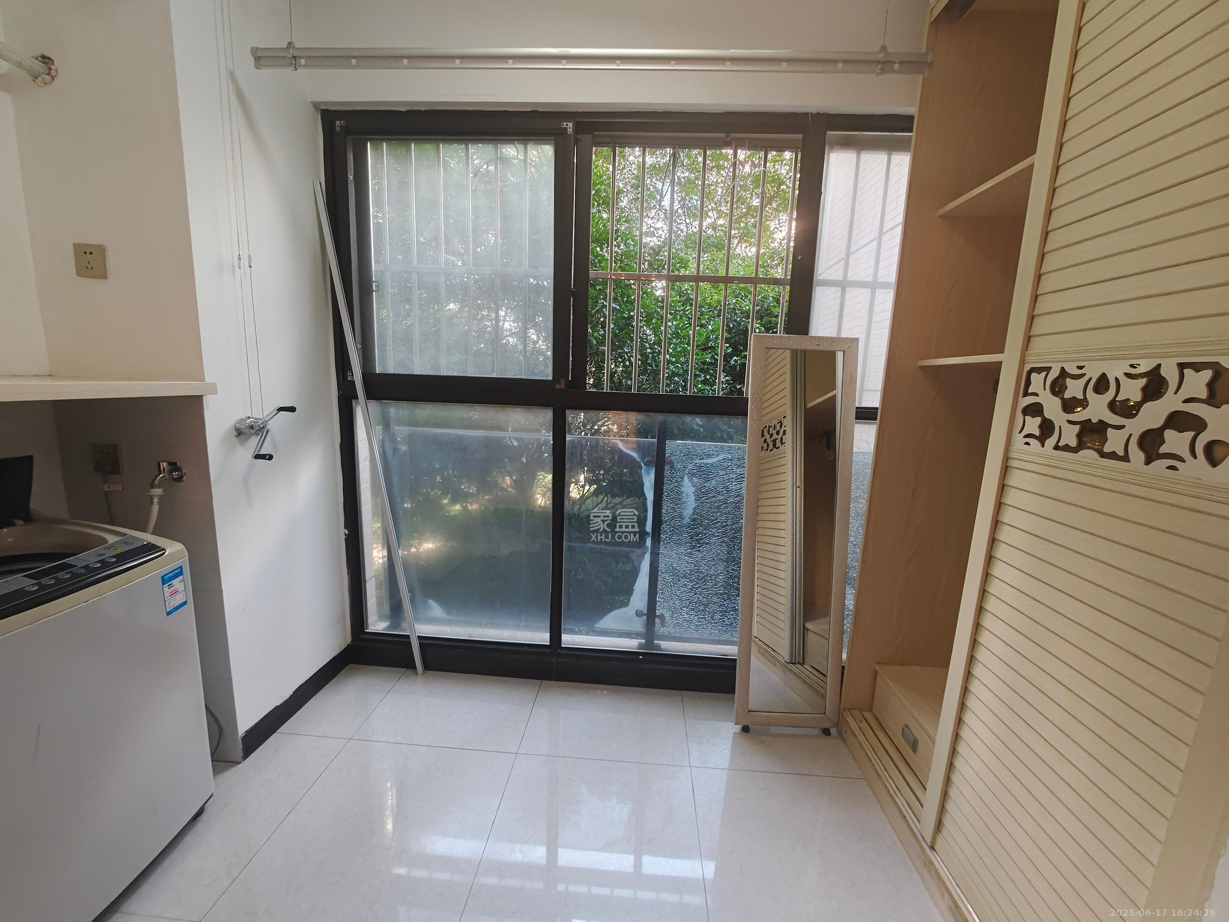 达美D6区  1室1厅1卫   1300.00元/月